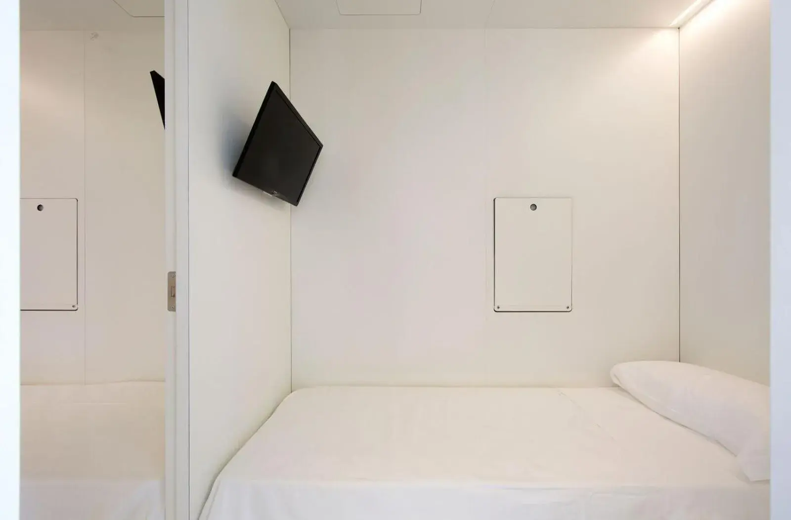 Capsule Single Room with Shared Bathroom - single occupancy in Bed & Boarding Capsule Single Room with Shared Bathroom - single occupancy in Bed & Boarding