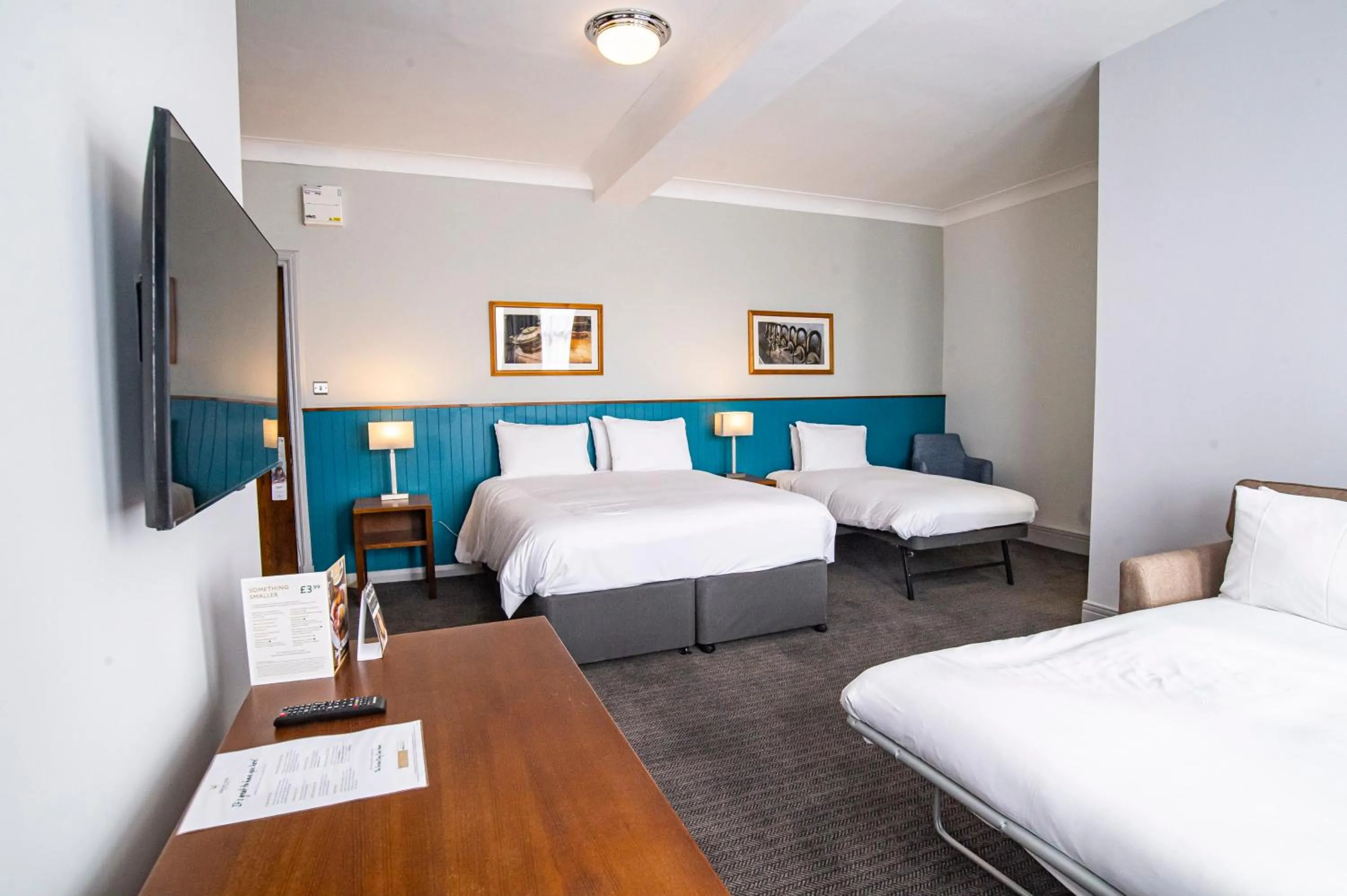 Bed in Highfield Hotel By Greene King Inn