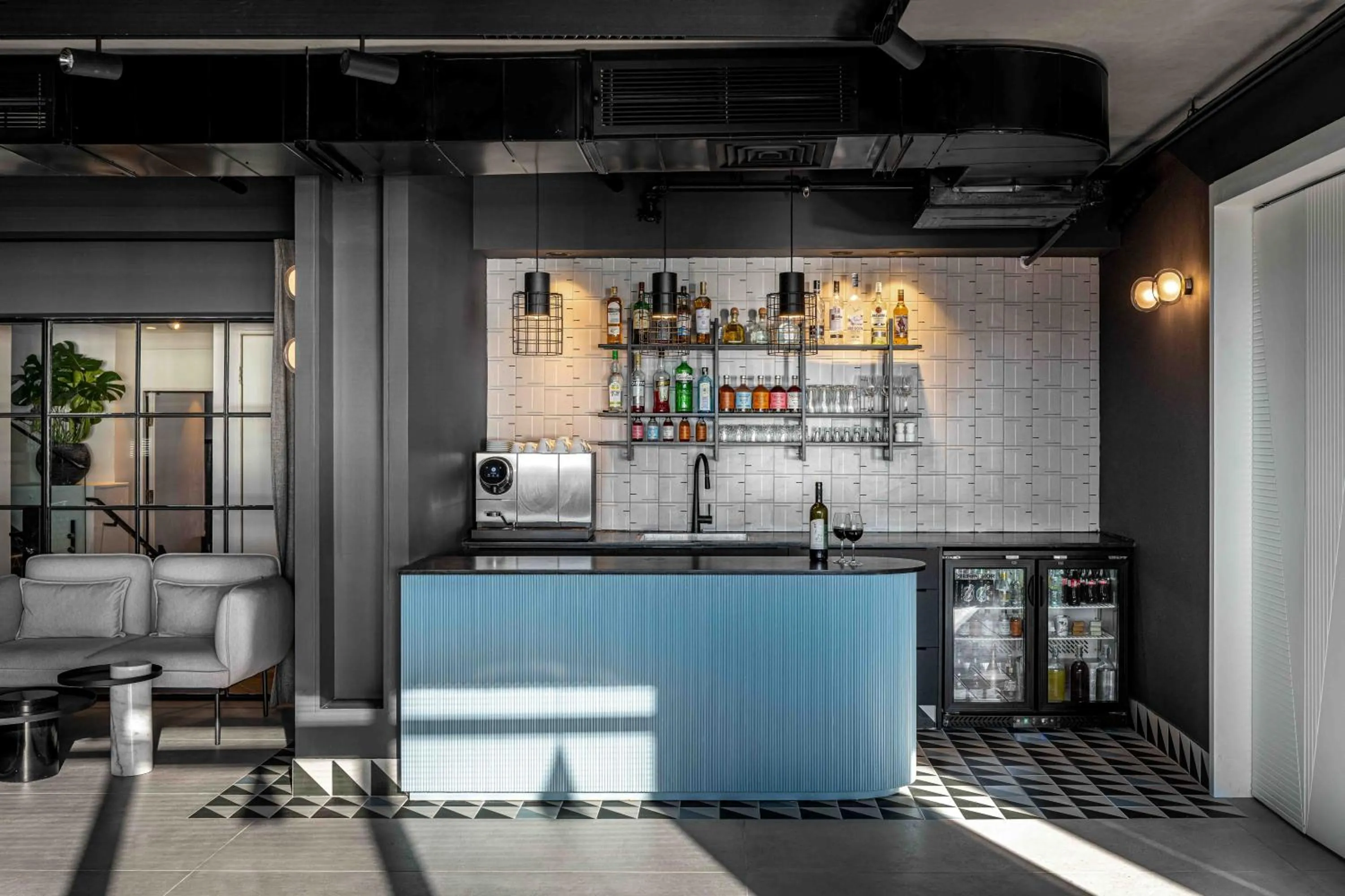 Business facilities in Prima Tel Aviv Hotel