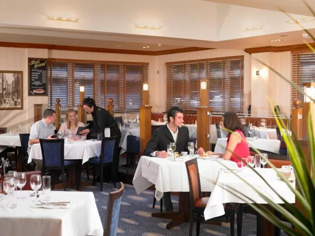 Restaurant/places to eat in Les Rocquettes Hotel