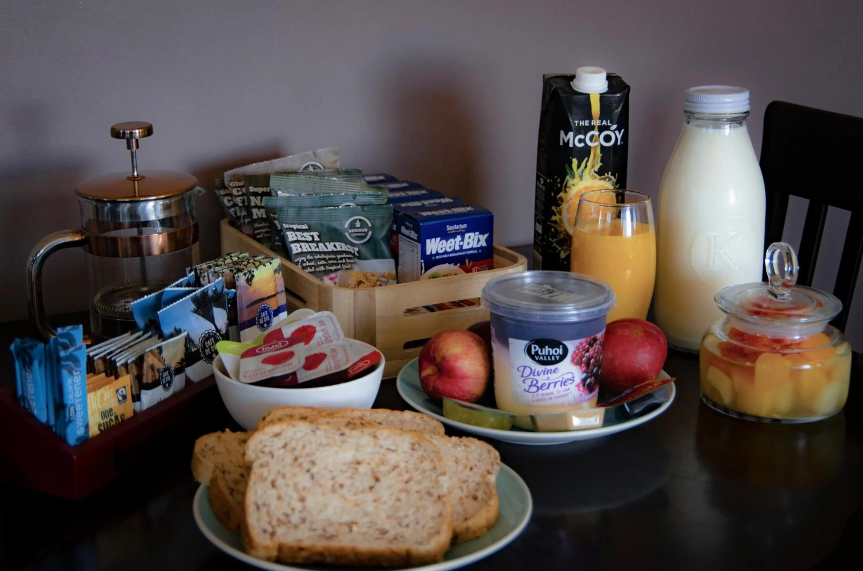 Food and drinks in Ocean View Beachfront Apartment