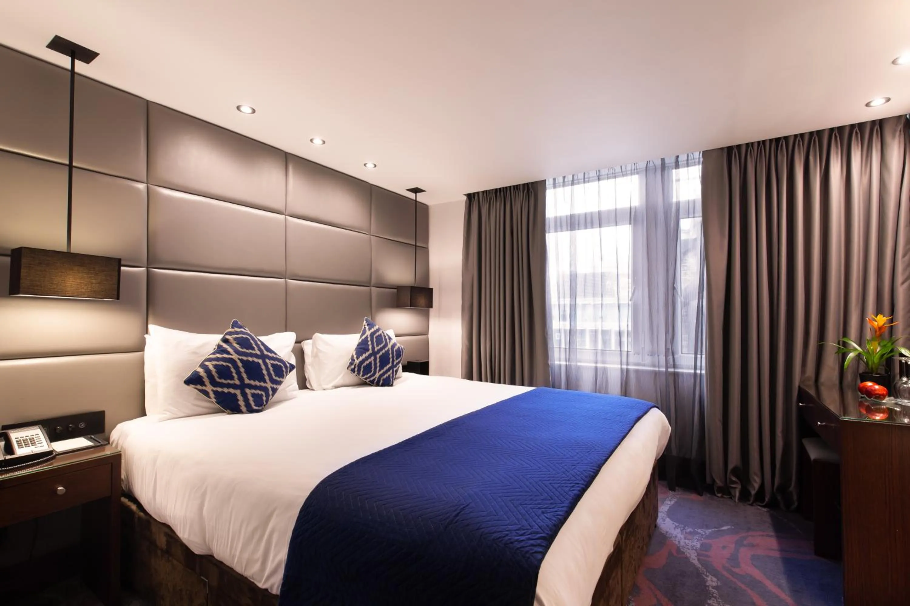 Bed in Montcalm Chilworth Townhouse, Paddington