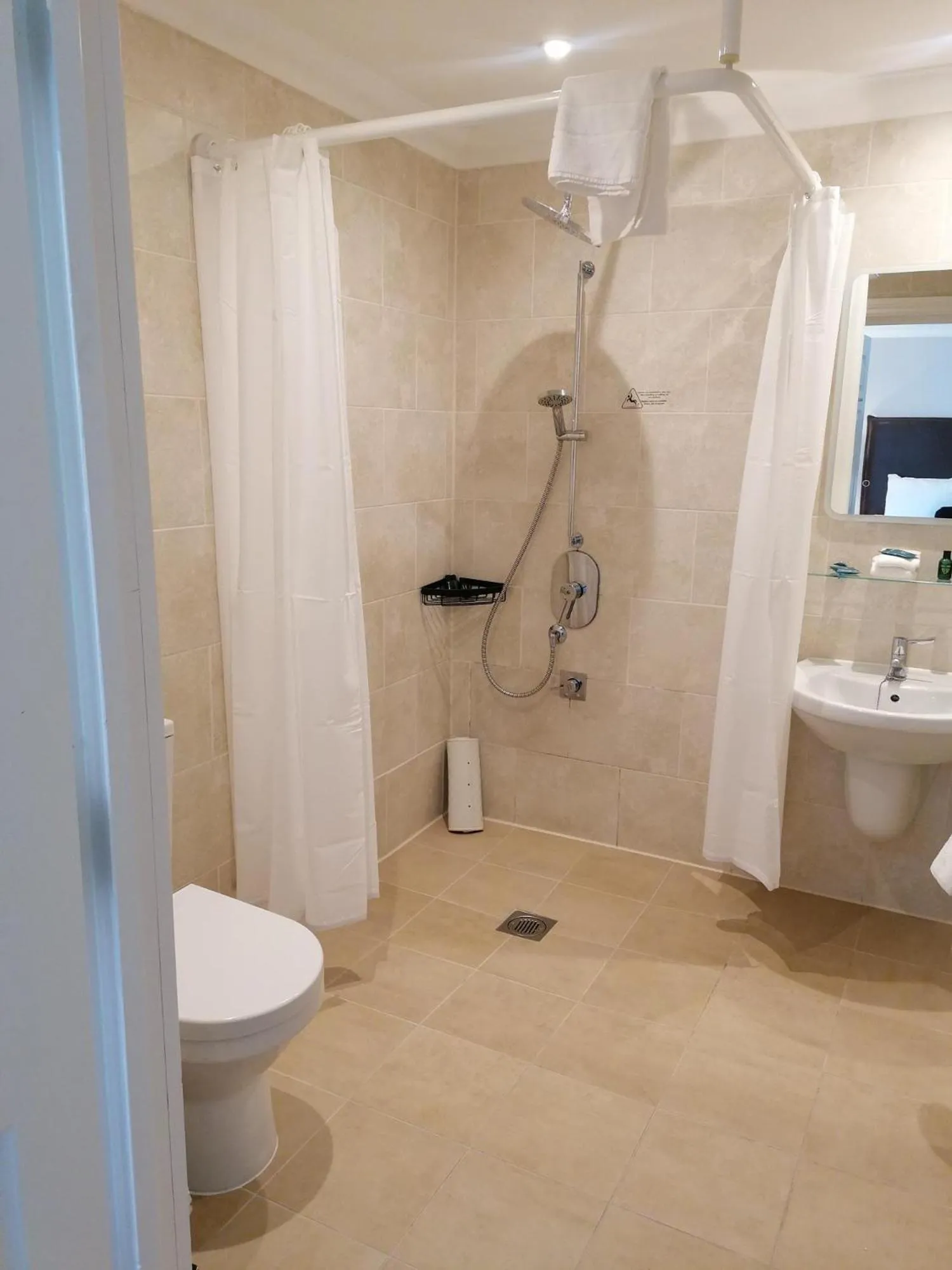 Shower in The Elvetham Hotel