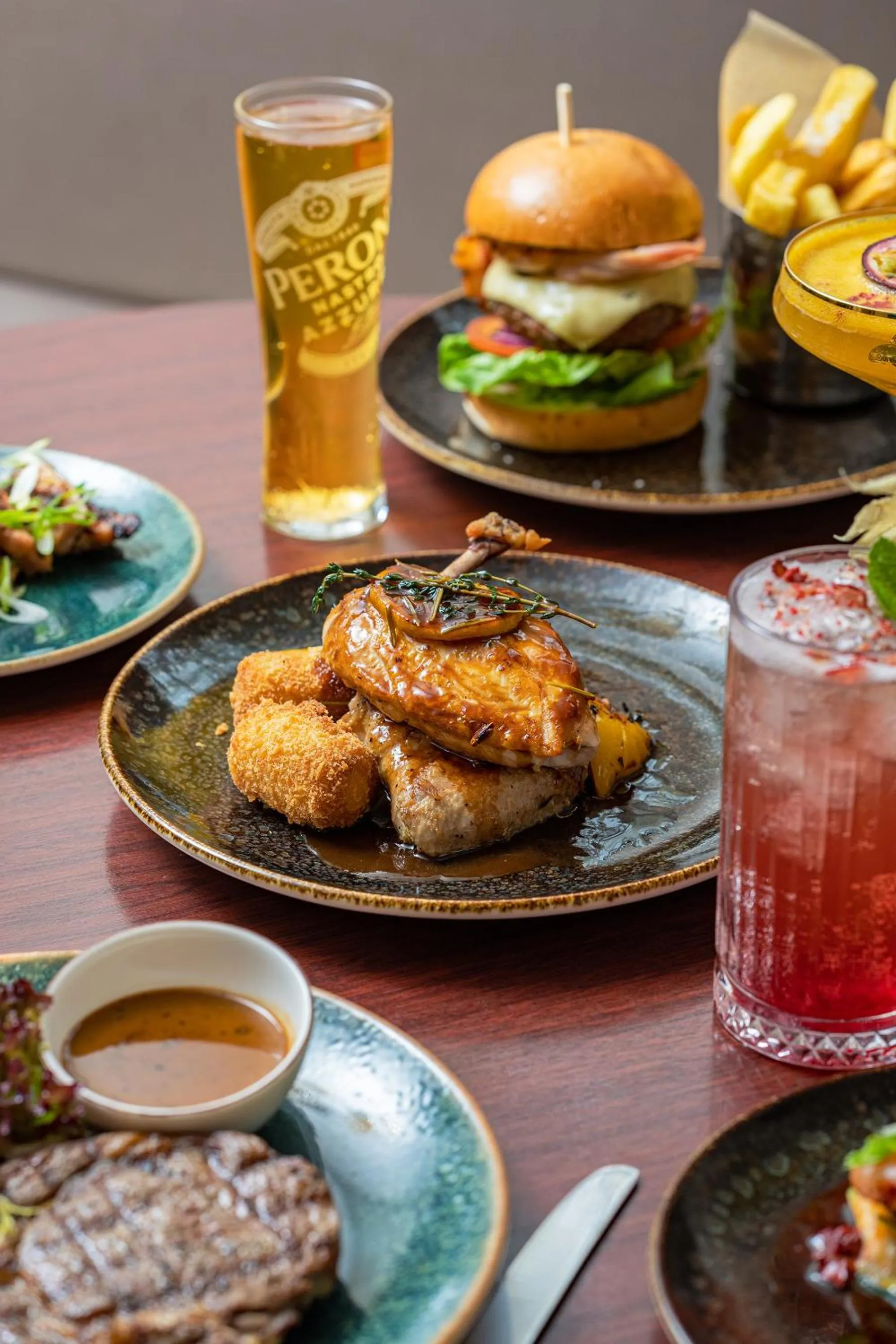 Restaurant/places to eat in K West Hotel & Spa