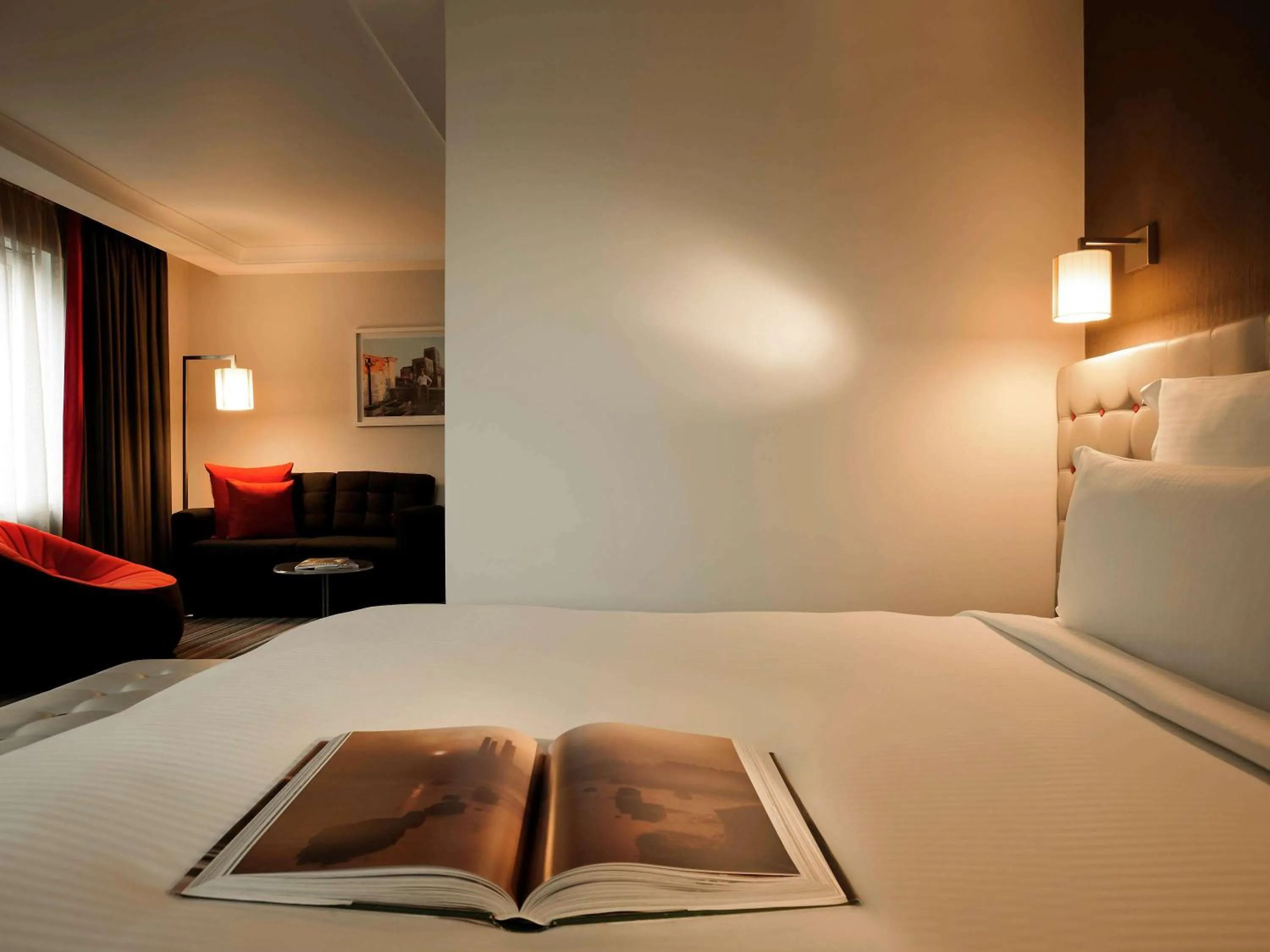 Photo of the whole room, Bed in Pullman London St Pancras