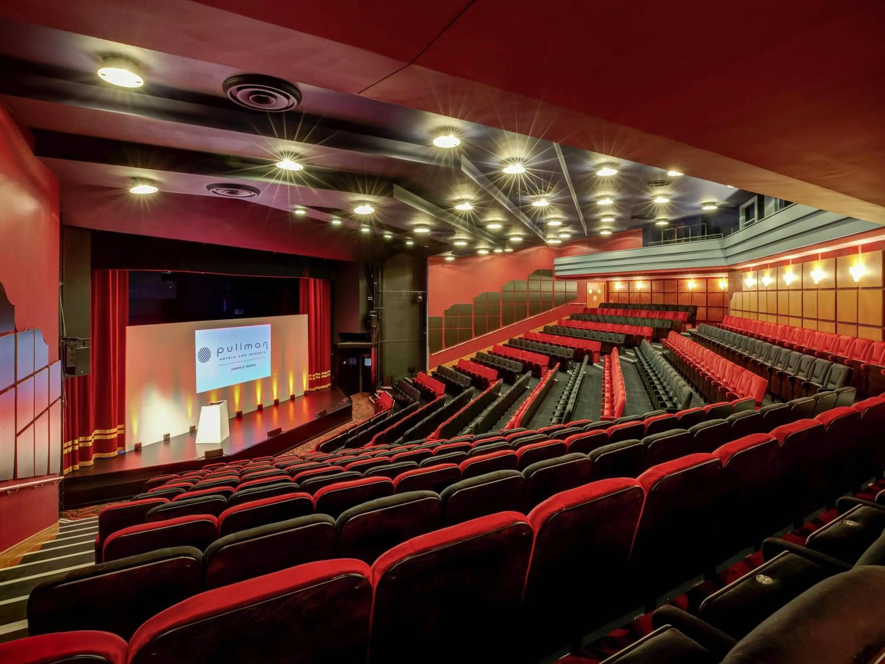 Meeting/conference room in Pullman London St Pancras