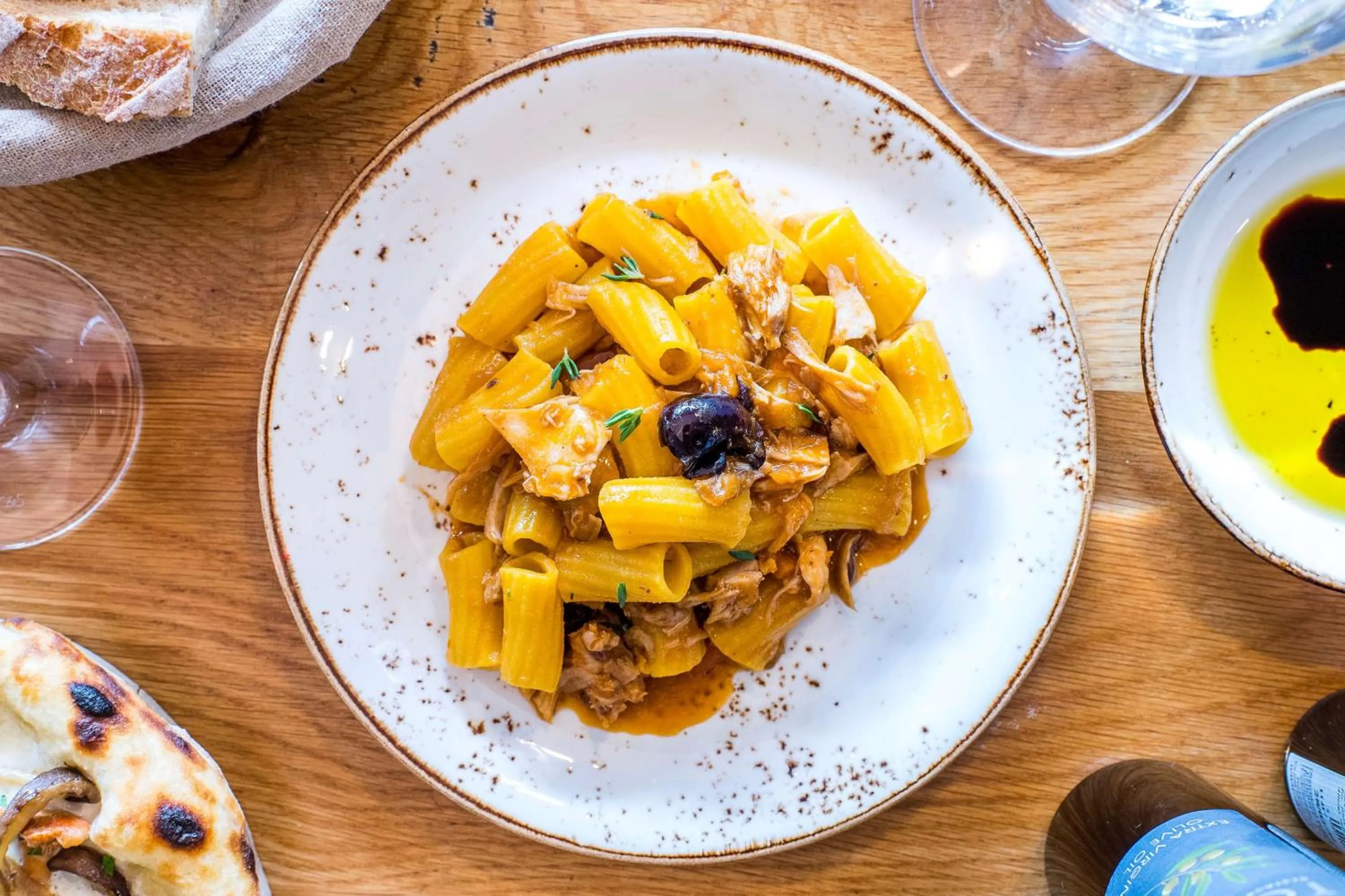 Restaurant/places to eat in Park Plaza Victoria London