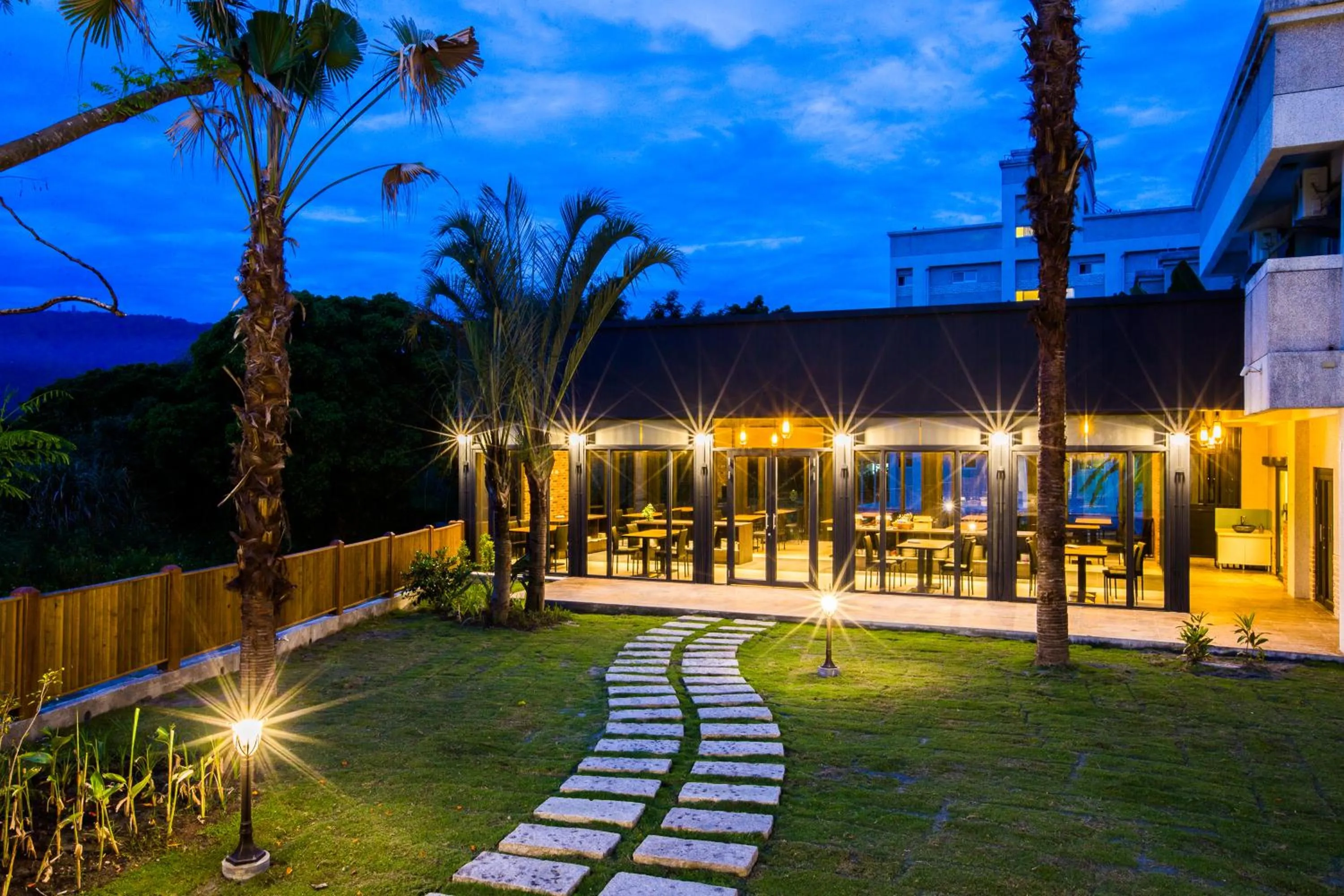 Garden in 17th Summer