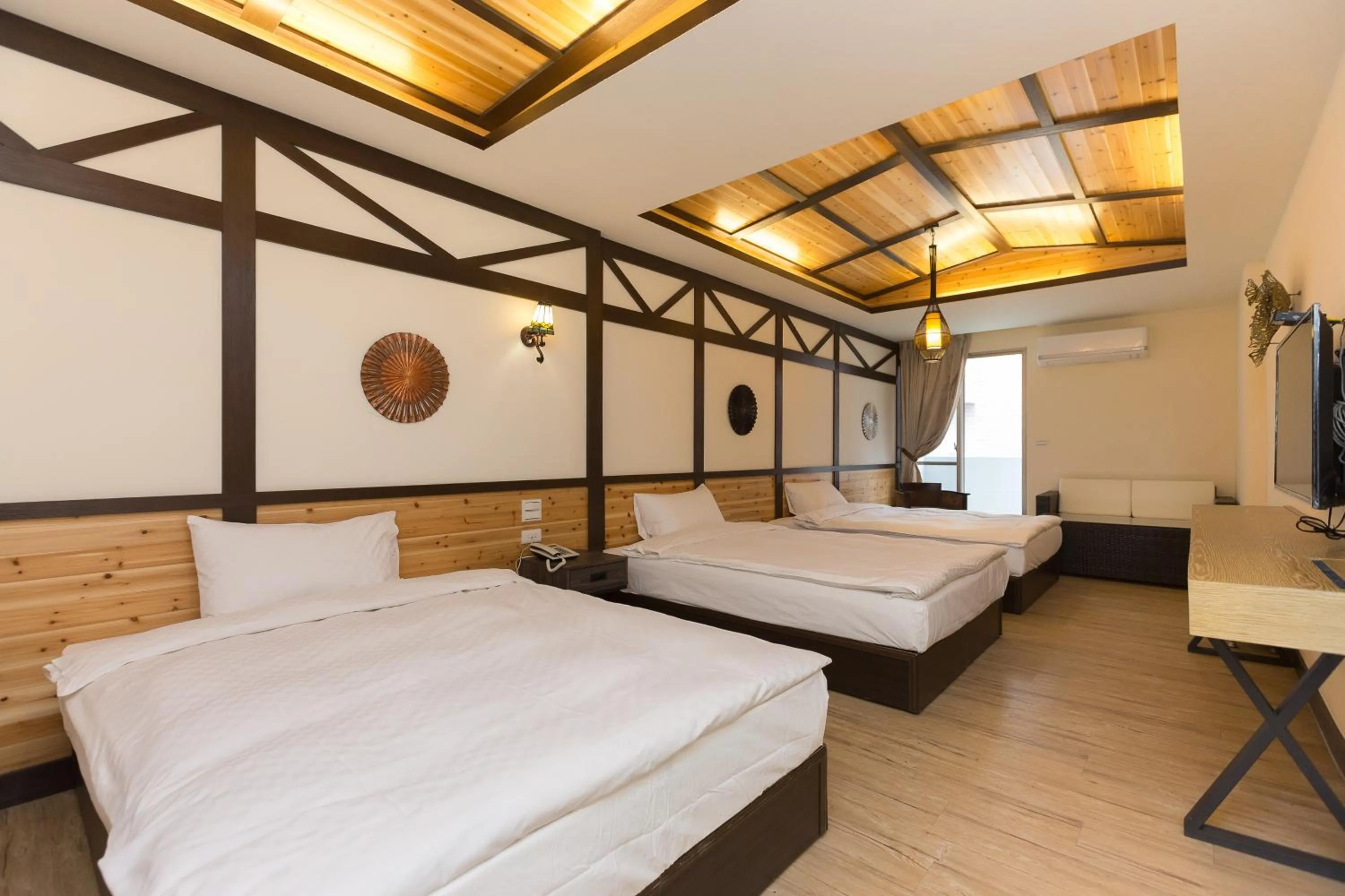 Photo of the whole room in 17th Summer