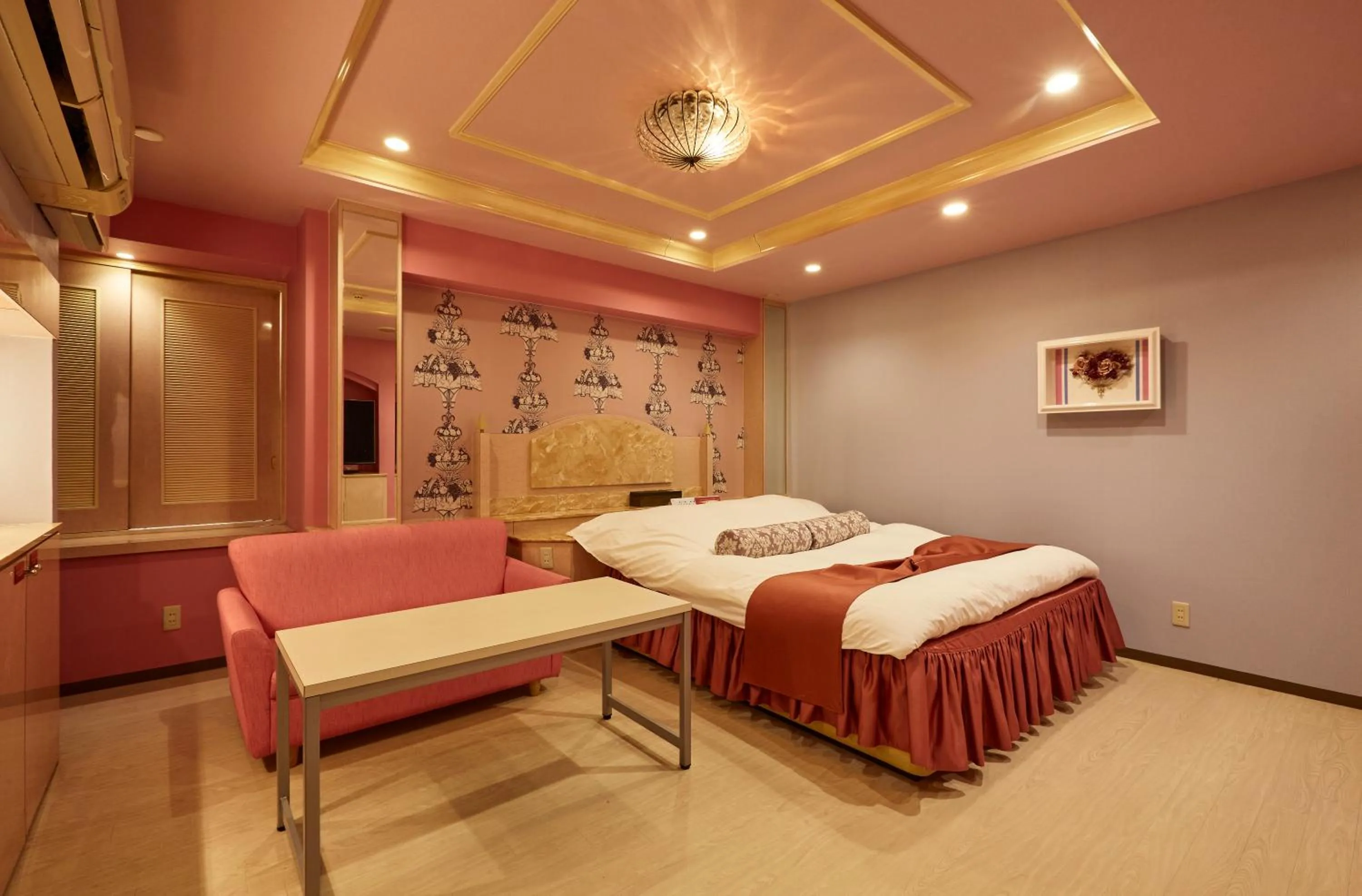 Photo of the whole room, Bed in Hotel Christmas (Leisure Hotel)