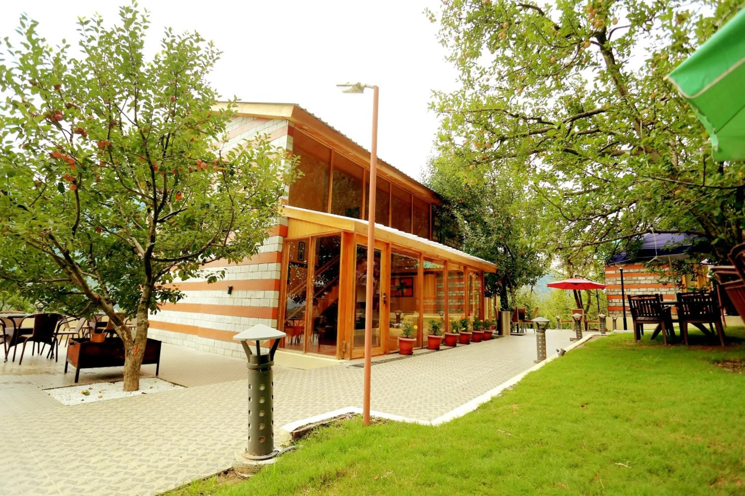 Area and facilities in Amara Resorts Manali