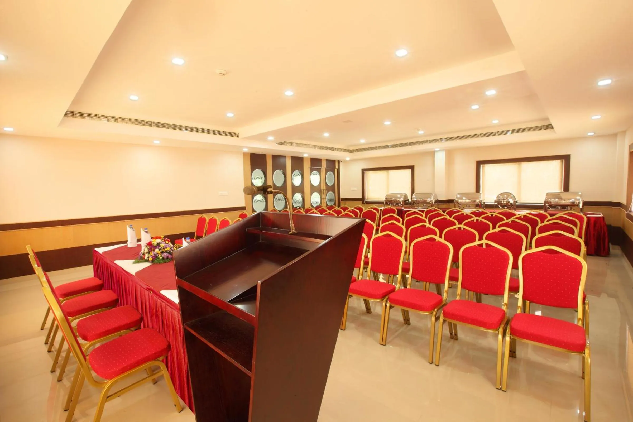 Business facilities in Hotel Virad