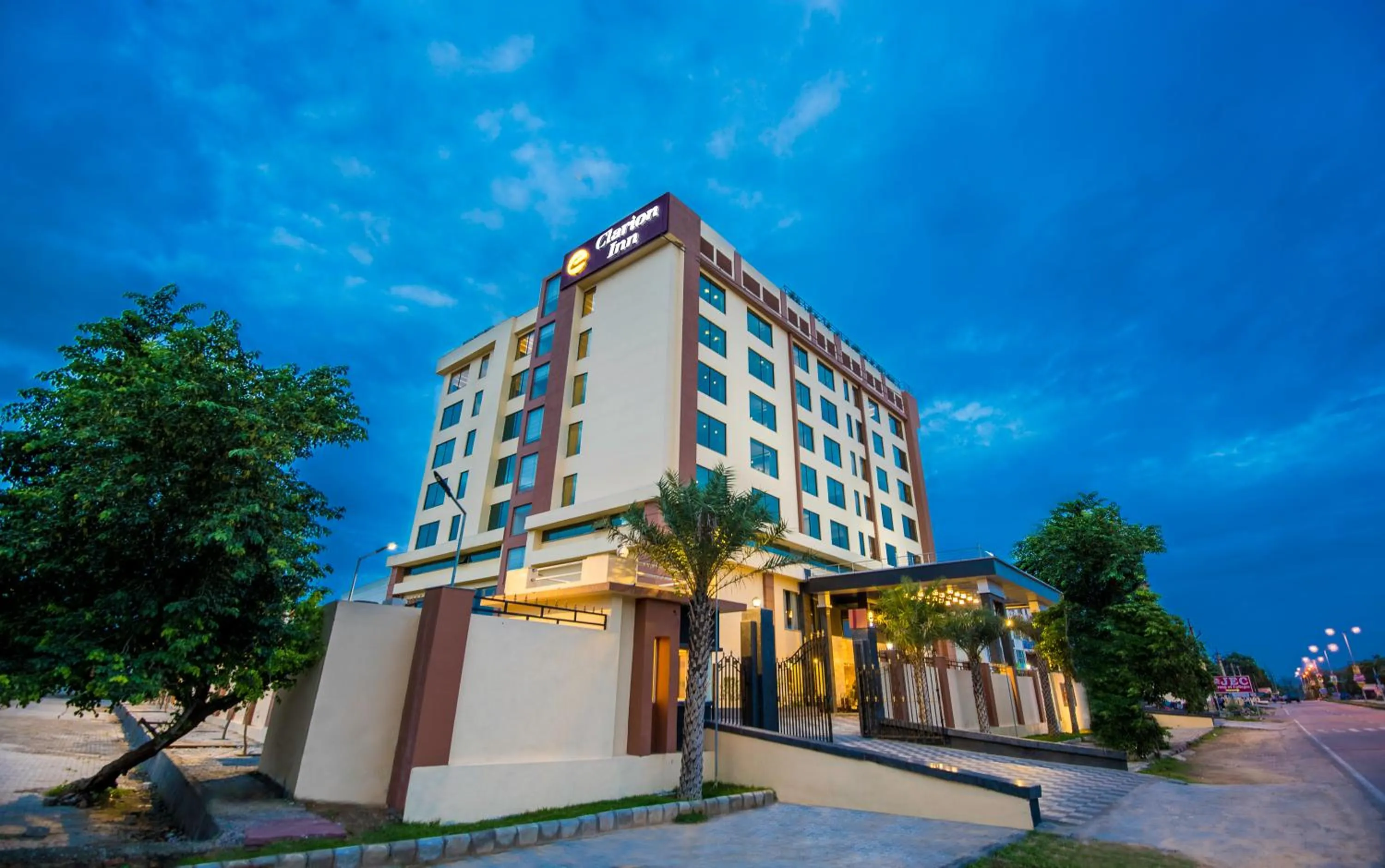 Facade/entrance in Clarion Inn Jaipur
