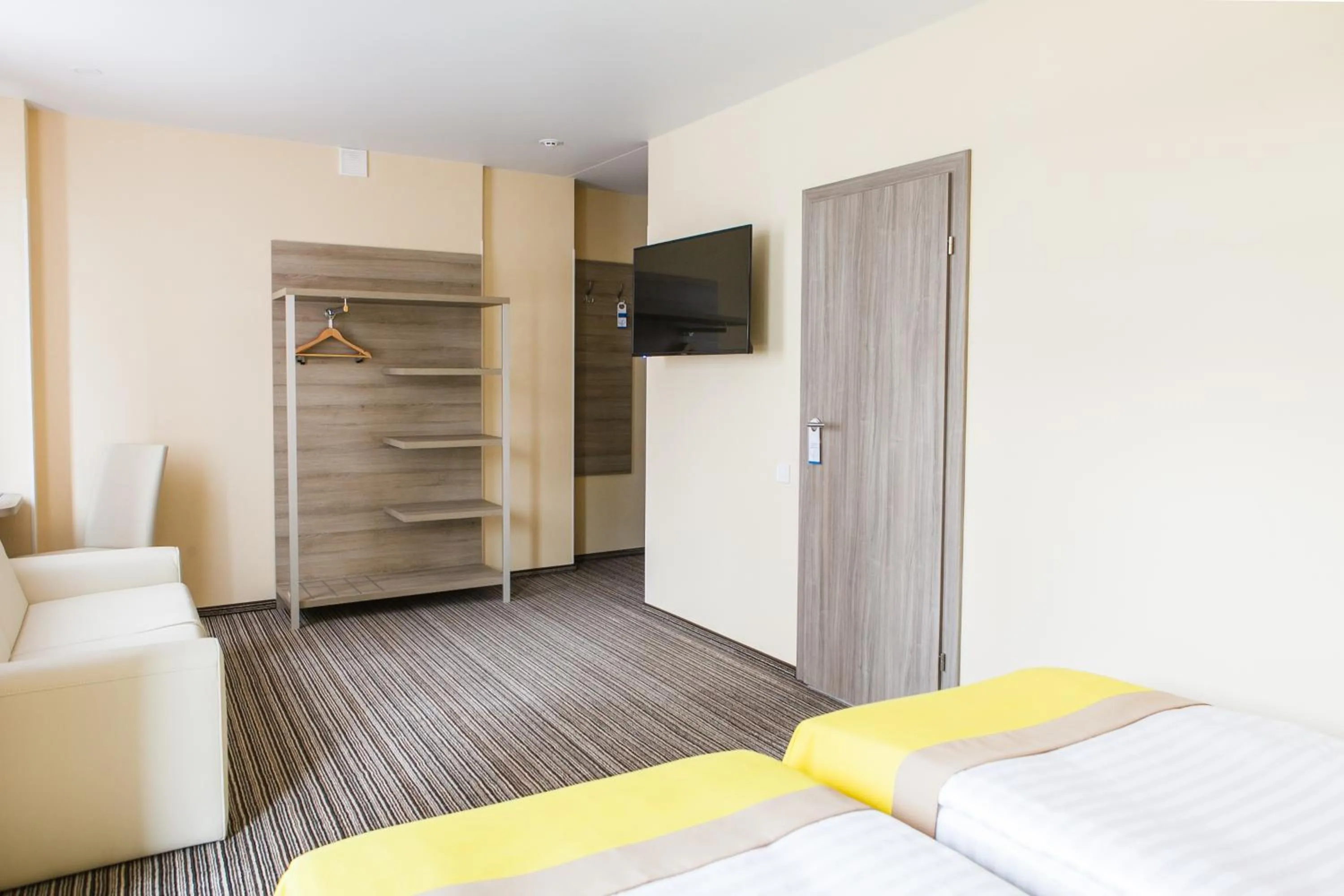 Photo of the whole room, Bed in Raziotel Kyiv Yamska