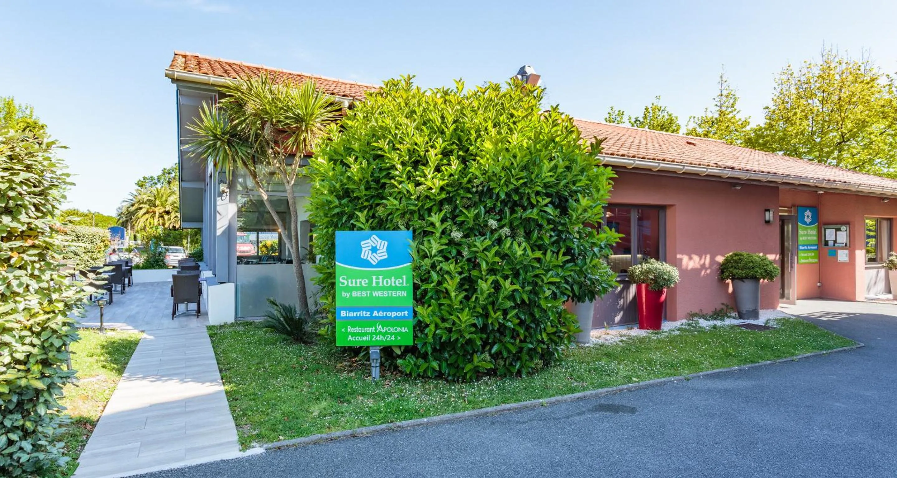 Property building in Sure Hotel by Best Western Biarritz Aeroport