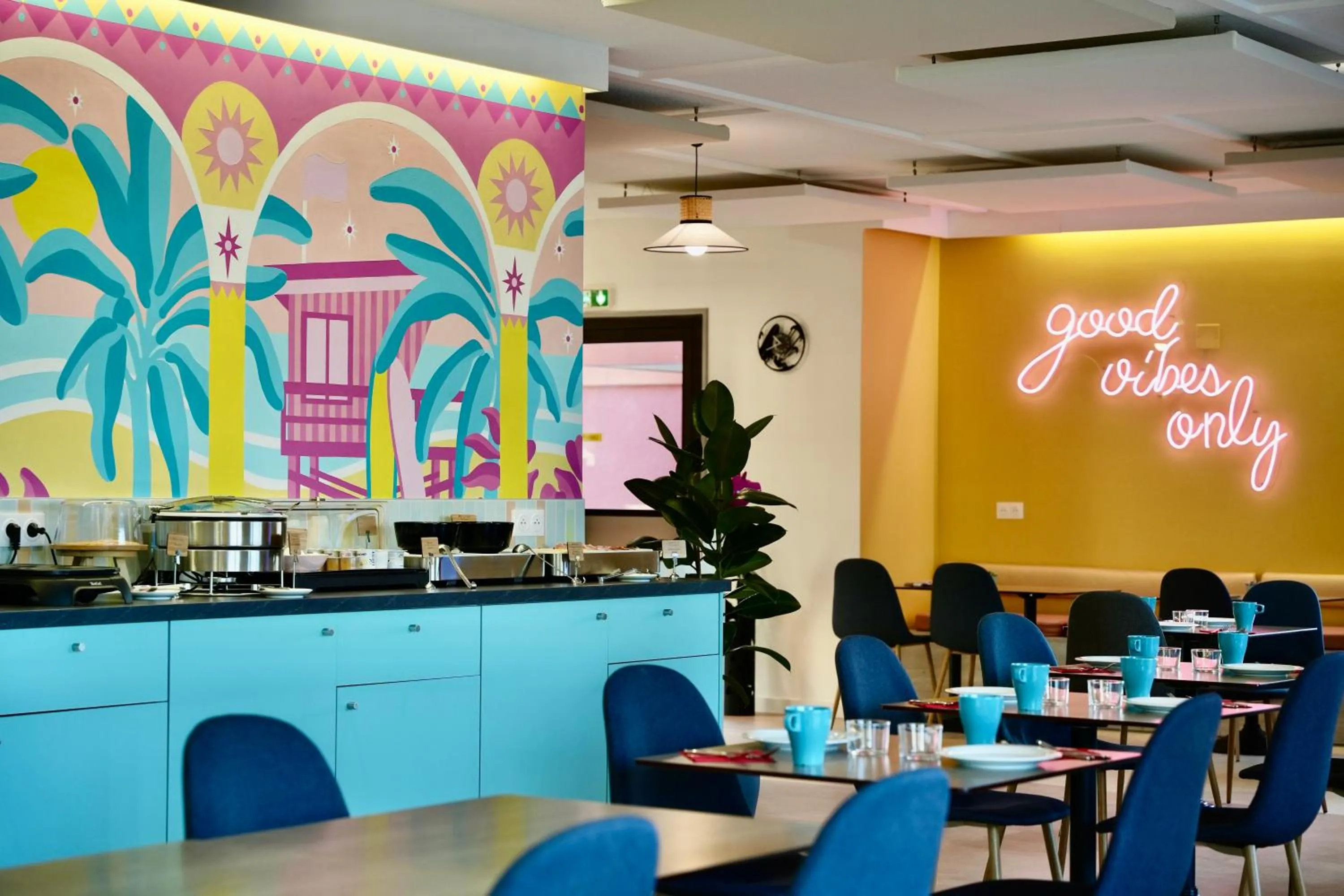 Restaurant/places to eat in Sure Hotel by Best Western Biarritz Aeroport