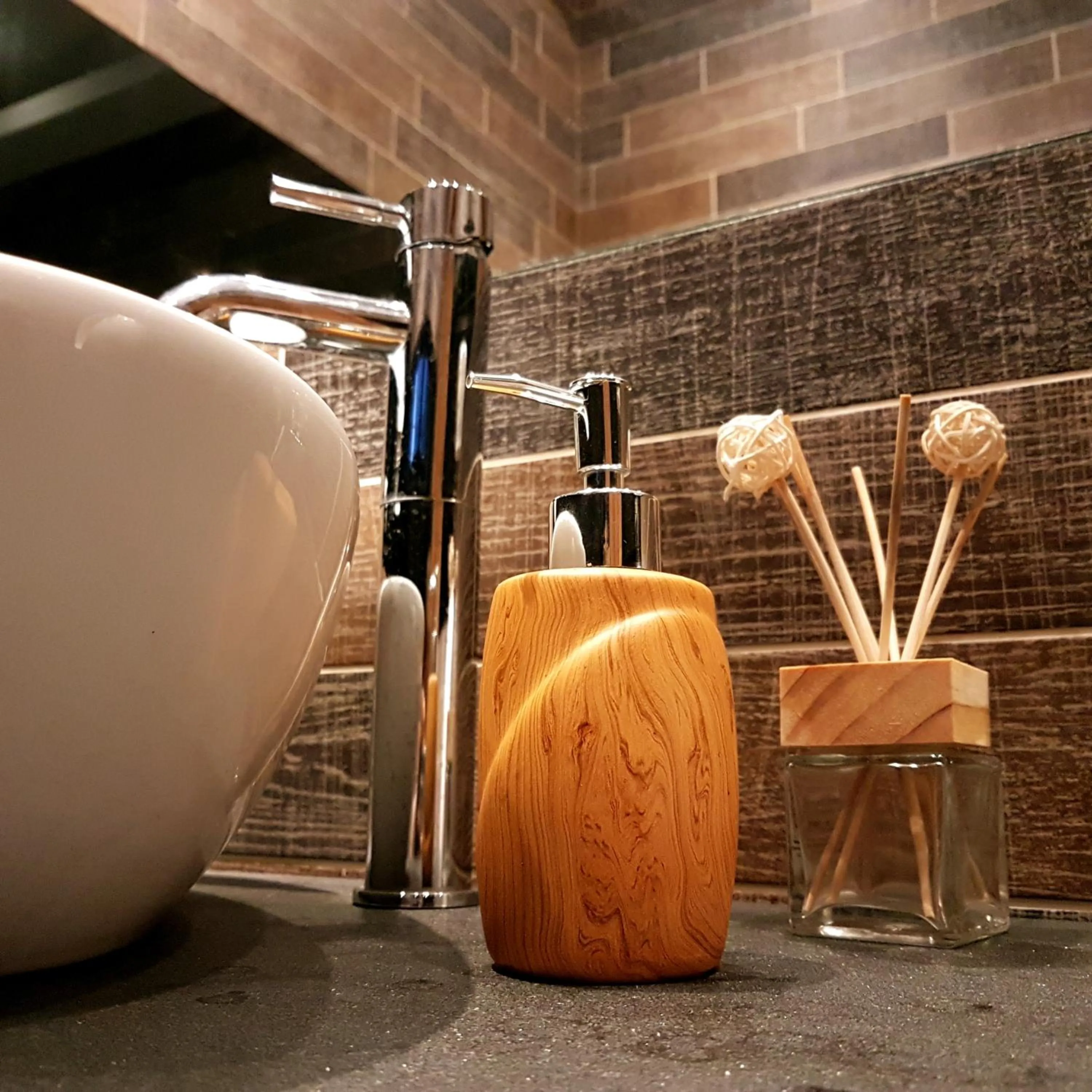 Decorative detail in Sunny Stream B & B