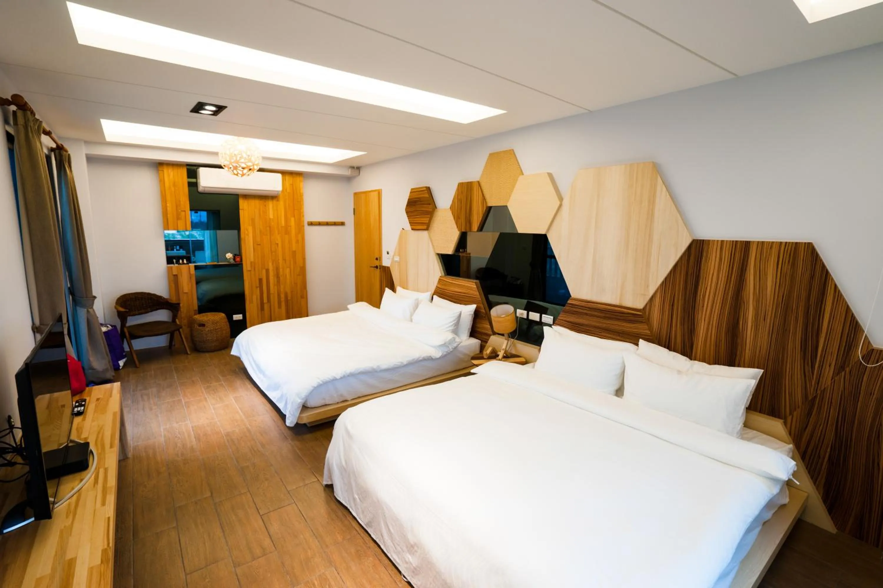 Photo of the whole room, Bed in Sunny Stream B & B