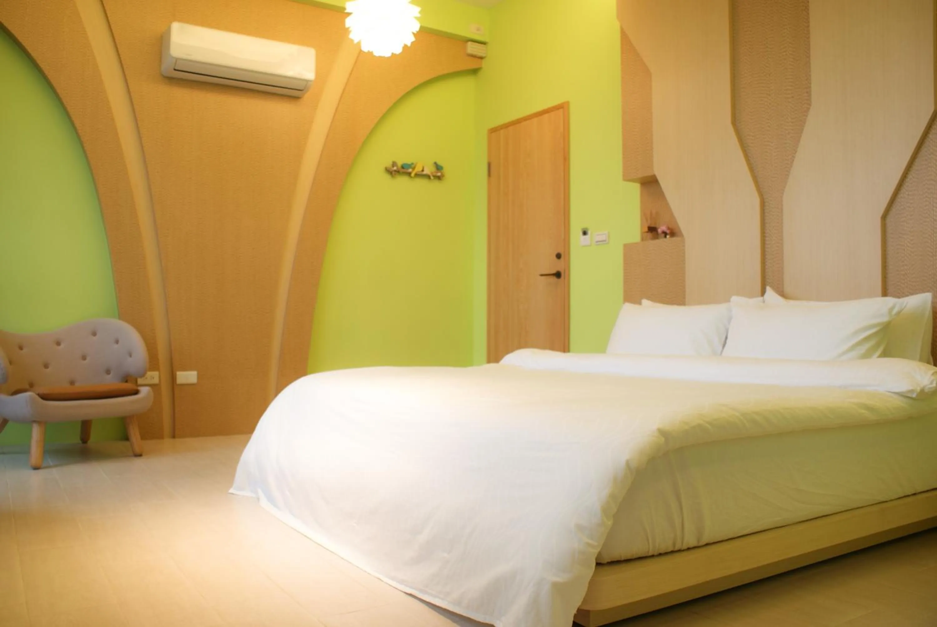 Photo of the whole room, Bed in Sunny Stream B & B