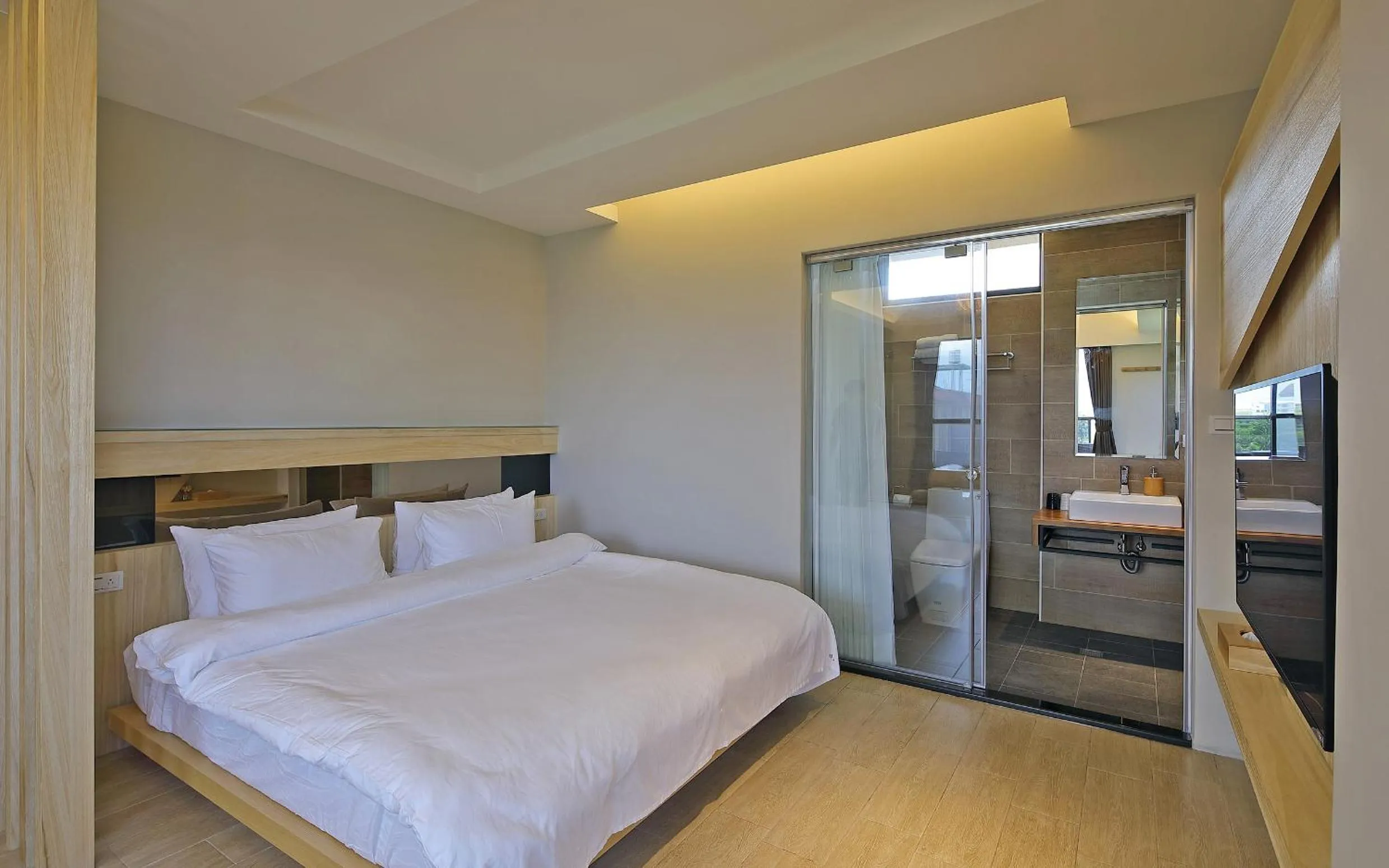 Photo of the whole room, Bed in Sunny Stream B & B