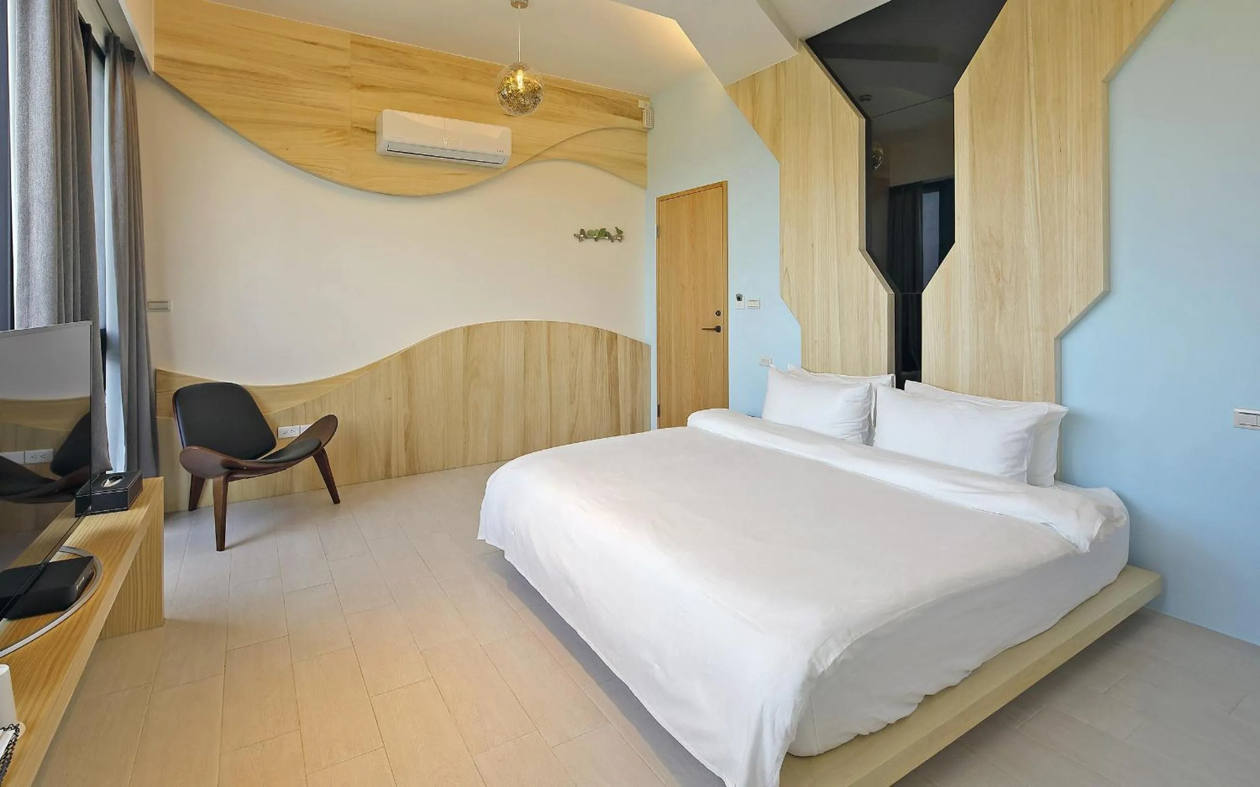 Photo of the whole room, Bed in Sunny Stream B & B