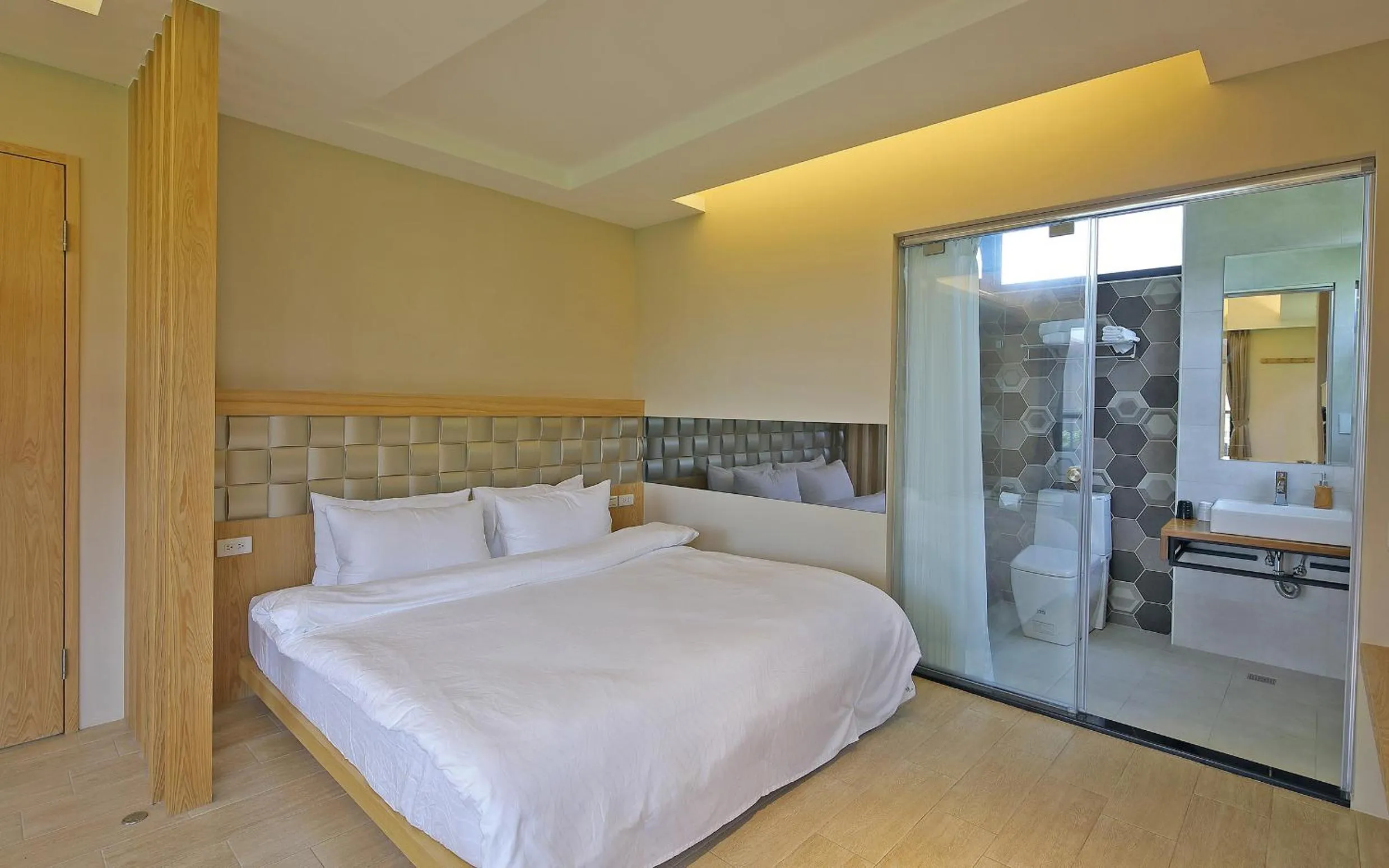 Bed in Sunny Stream B & B