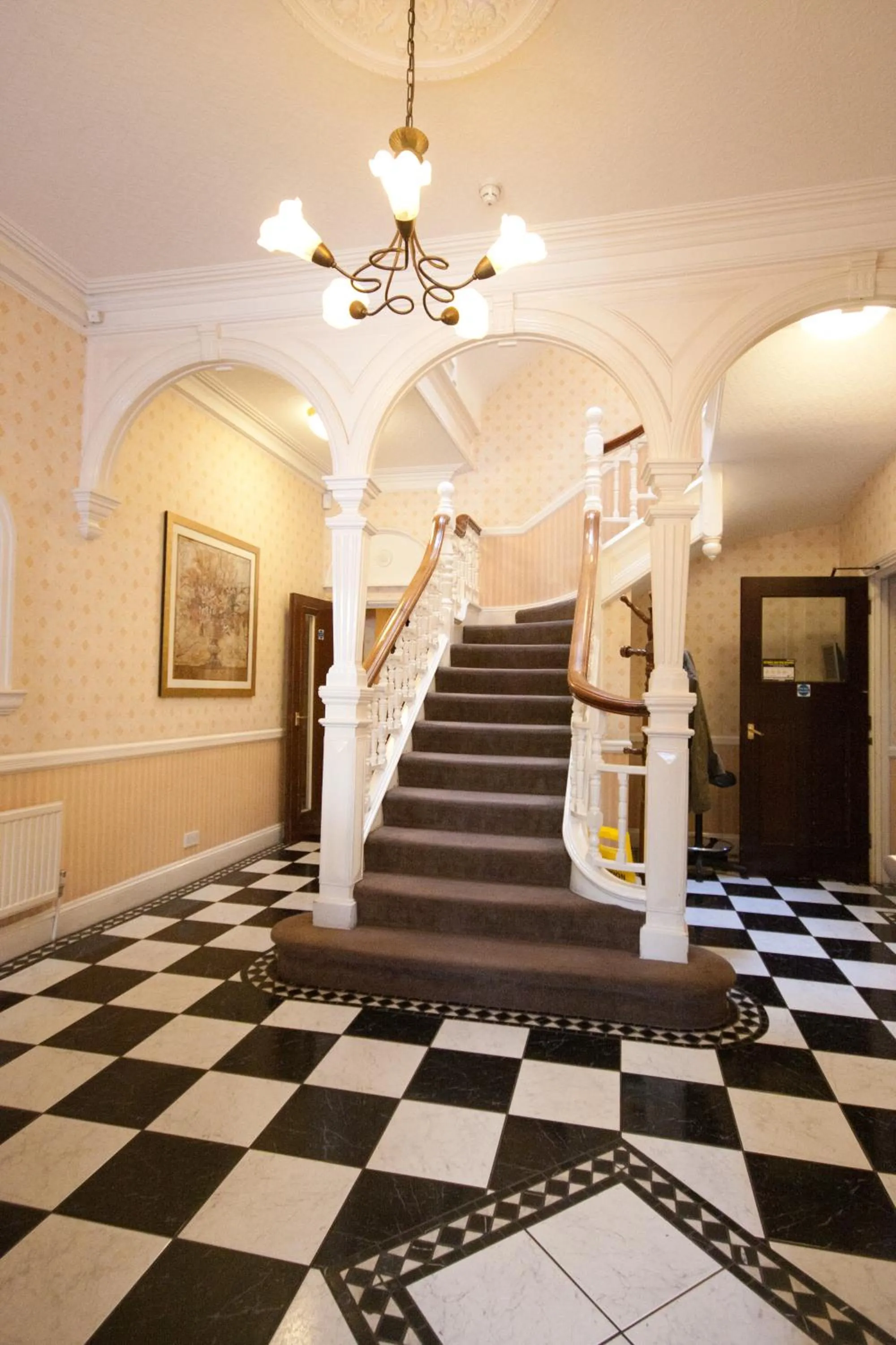 Lobby or reception in Sure Hotel by Best Western Reading