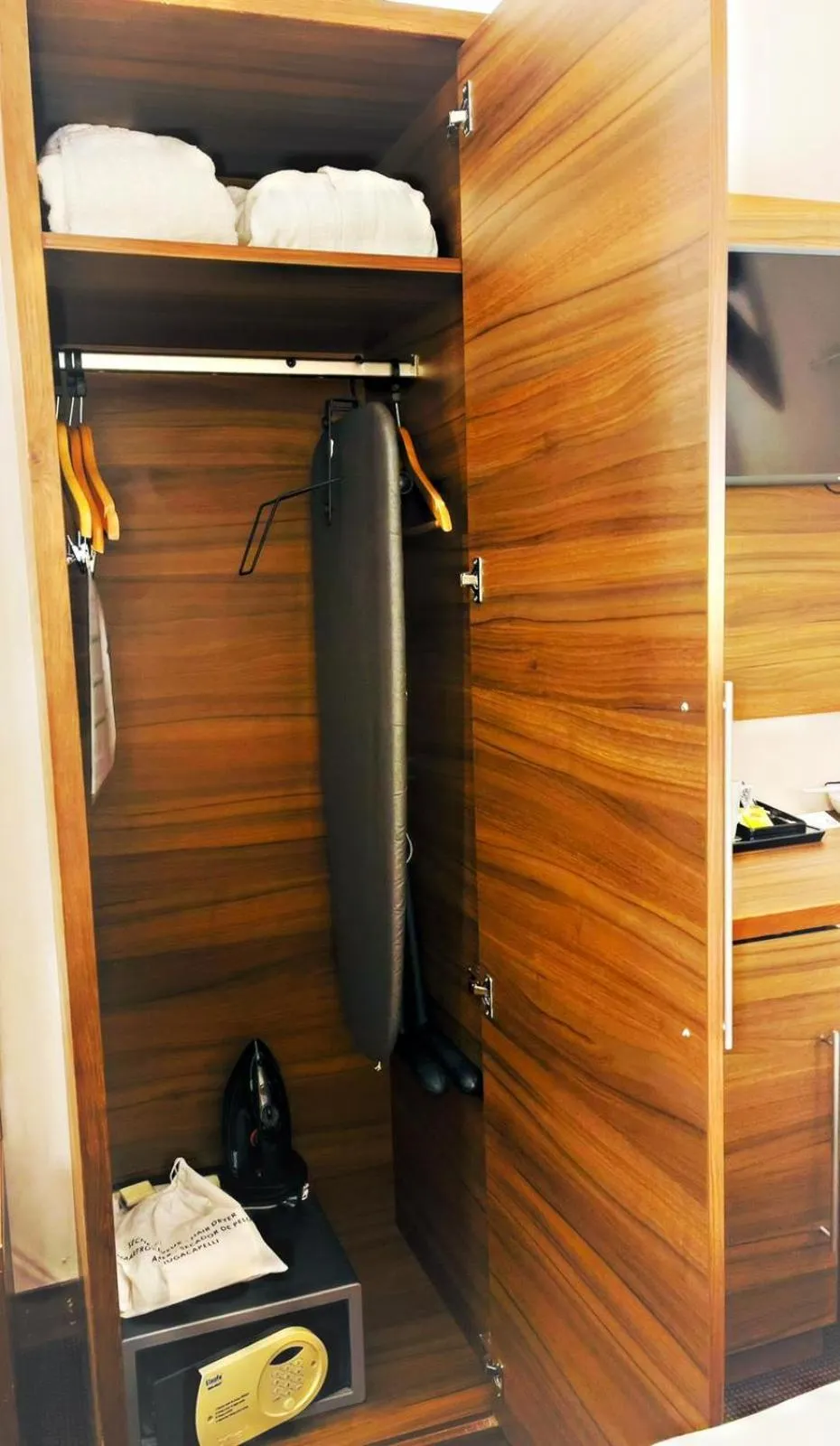 Bedroom in Holiday Inn Paris Montmartre by IHG