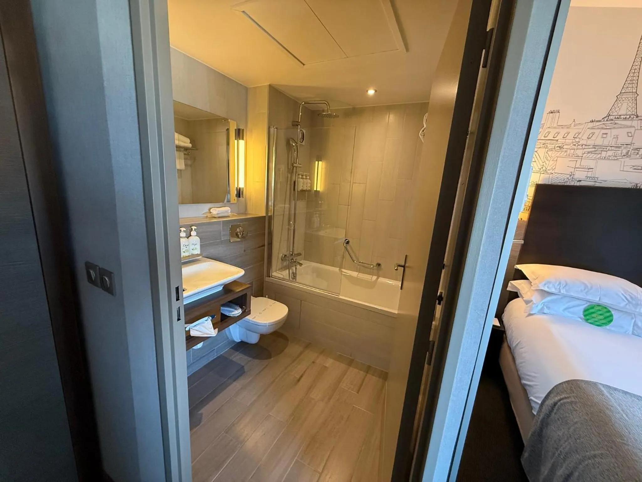 Photo of the whole room, Bed in Holiday Inn Paris Montmartre by IHG