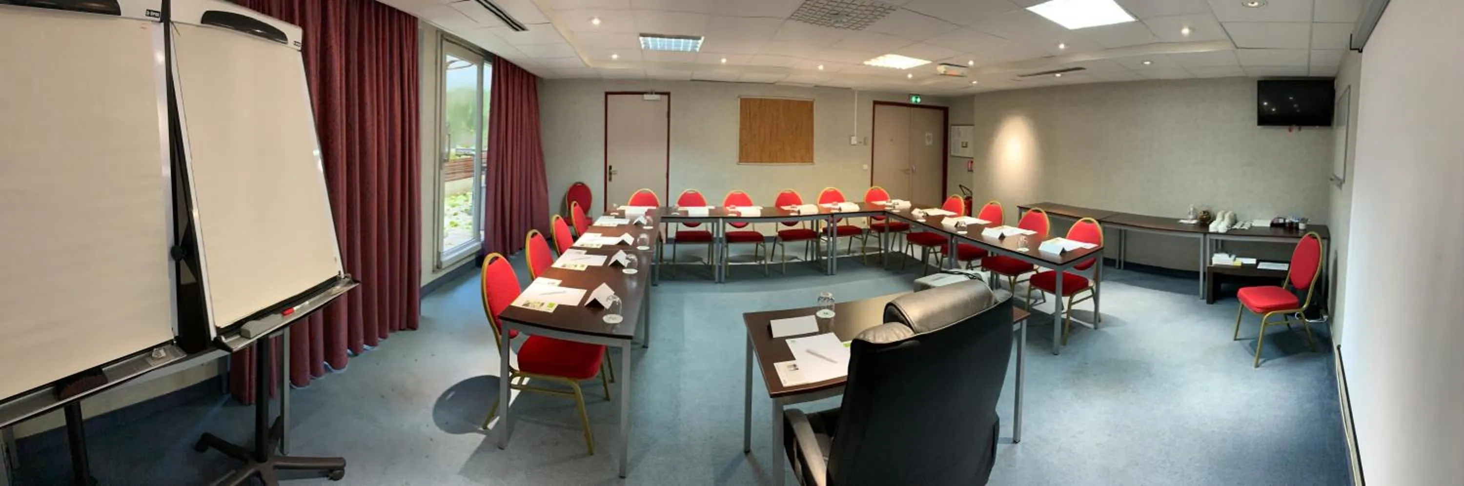 Property building in Holiday Inn Paris Montmartre by IHG