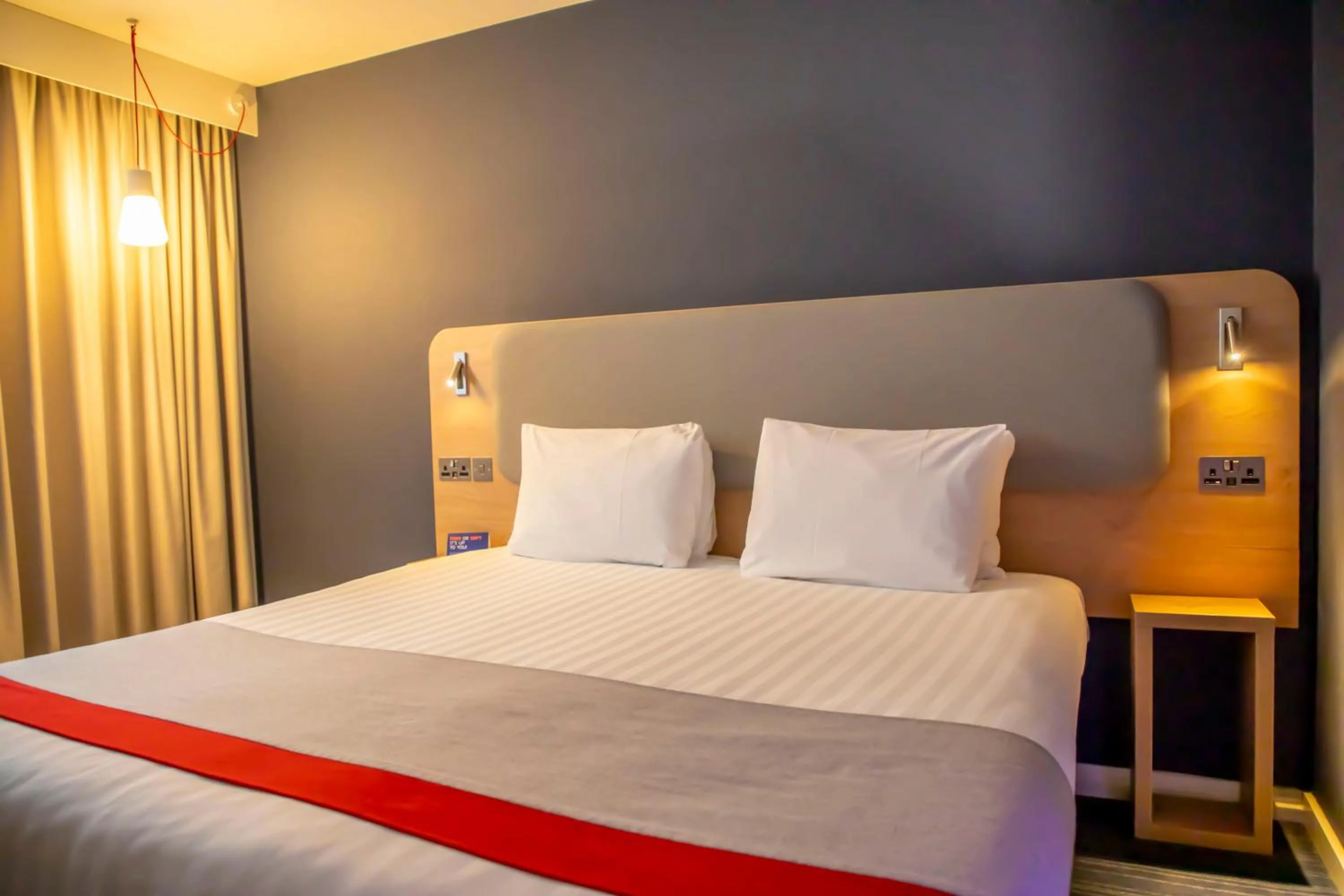 Bed in Holiday Inn Express Royal Docks by IHG