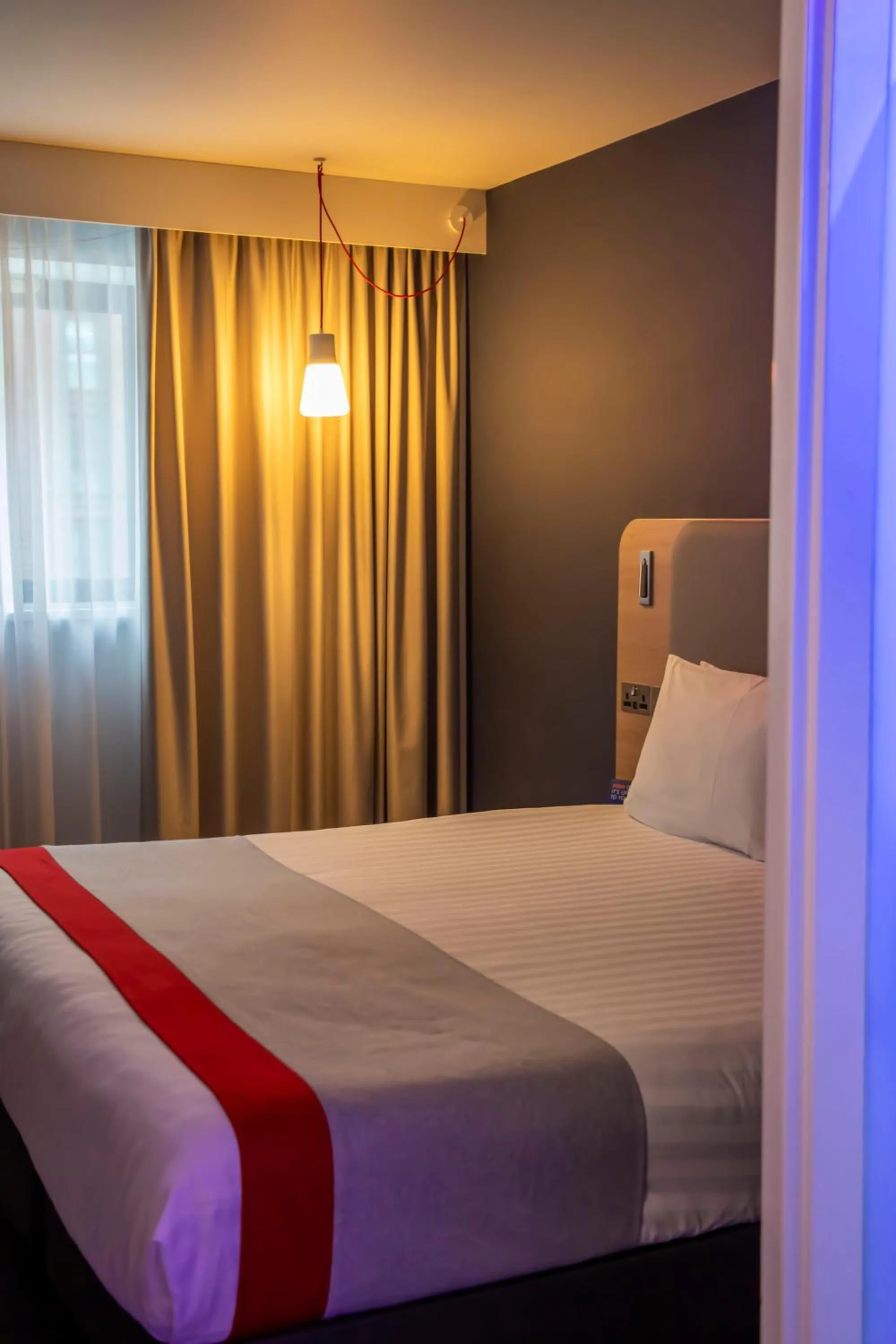 Bed in Holiday Inn Express Royal Docks by IHG