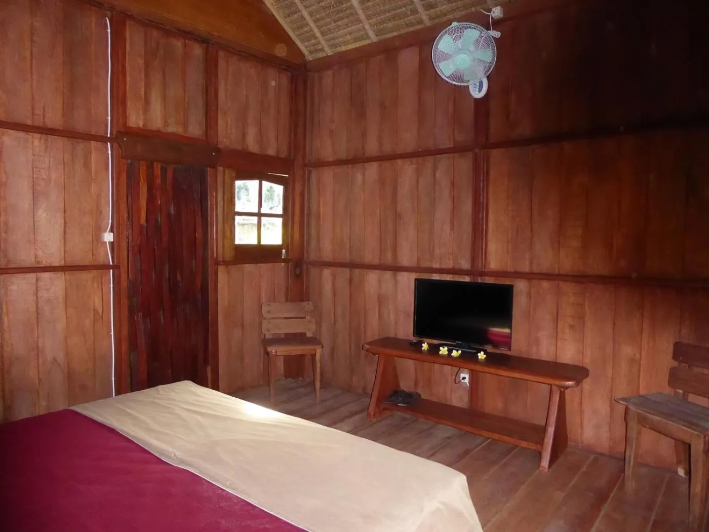 TV and multimedia, Bed in Shibui Garden Bungalows and Restaurant
