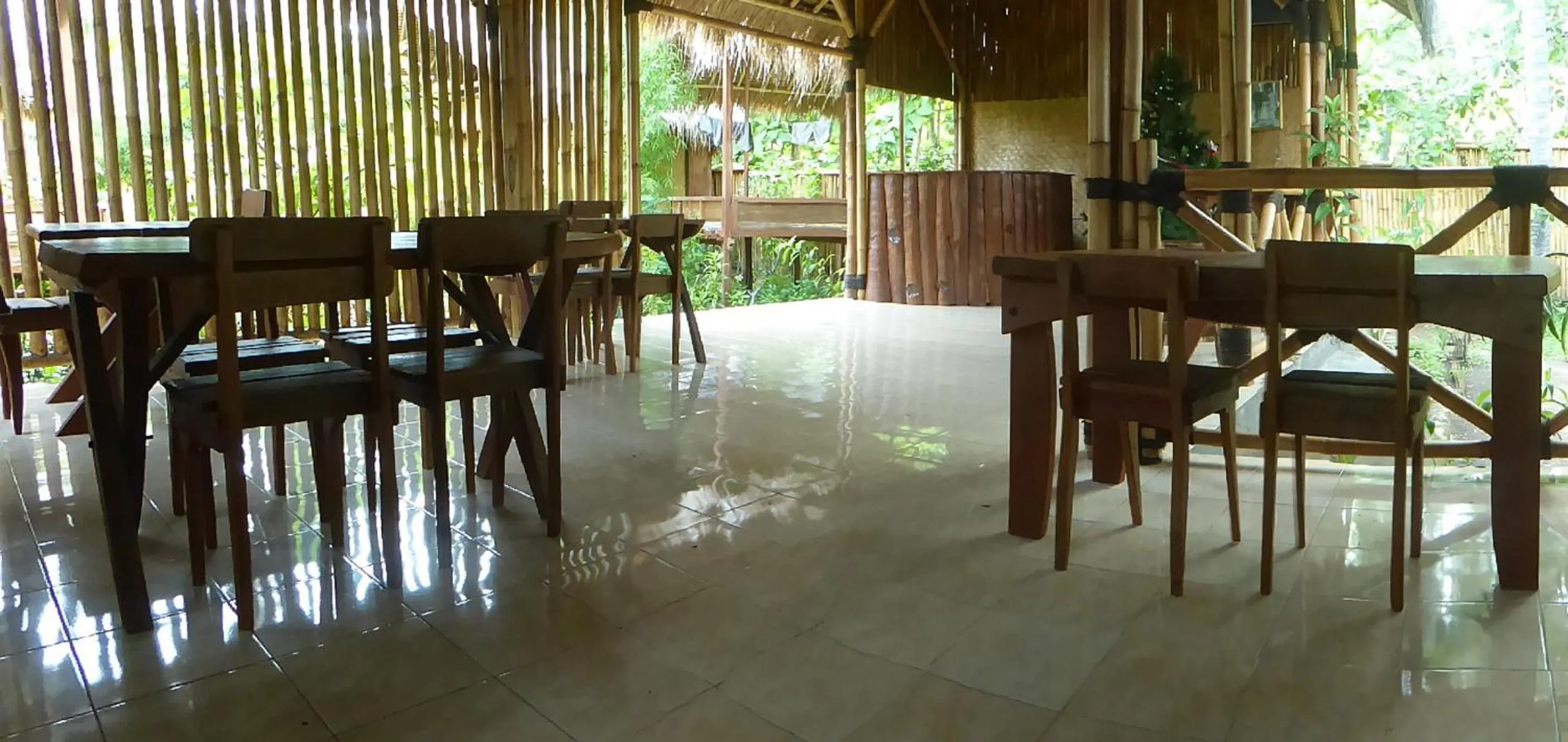 Restaurant/places to eat in Shibui Garden Bungalows and Restaurant