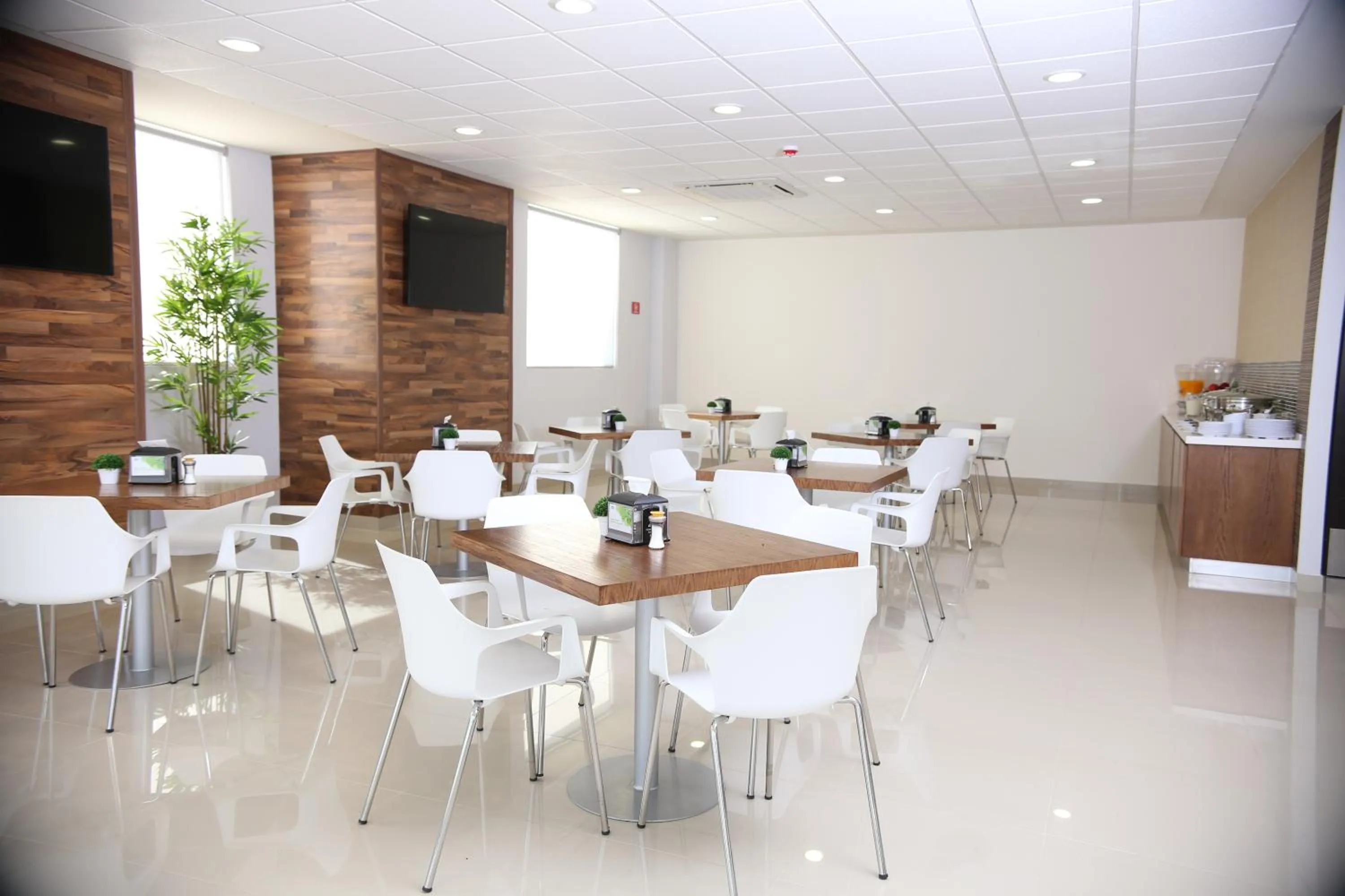 Restaurant/places to eat in Sleep Inn Hermosillo