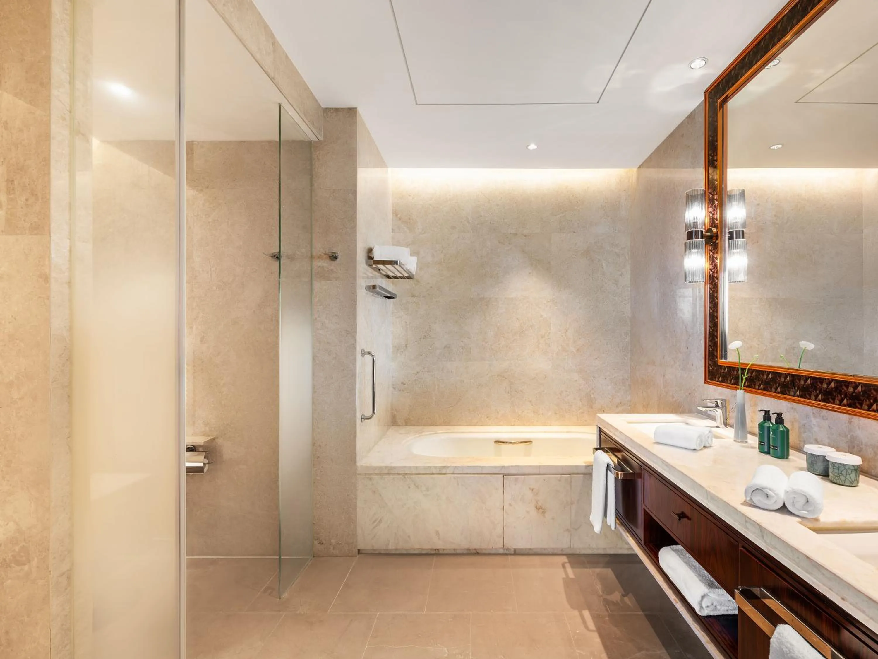 Bathroom in Shangri-La Yiwu