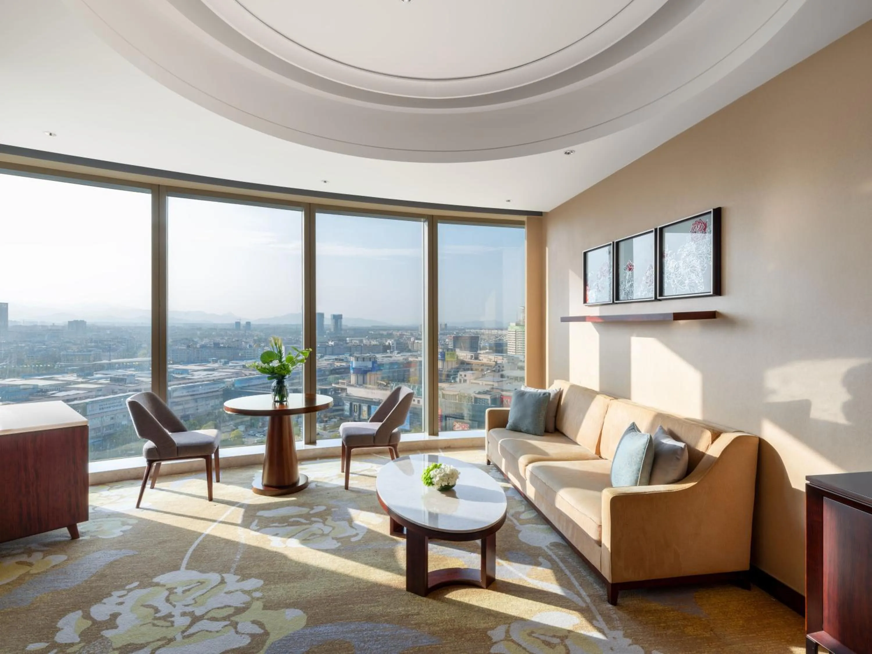 Living room in Shangri-La Yiwu