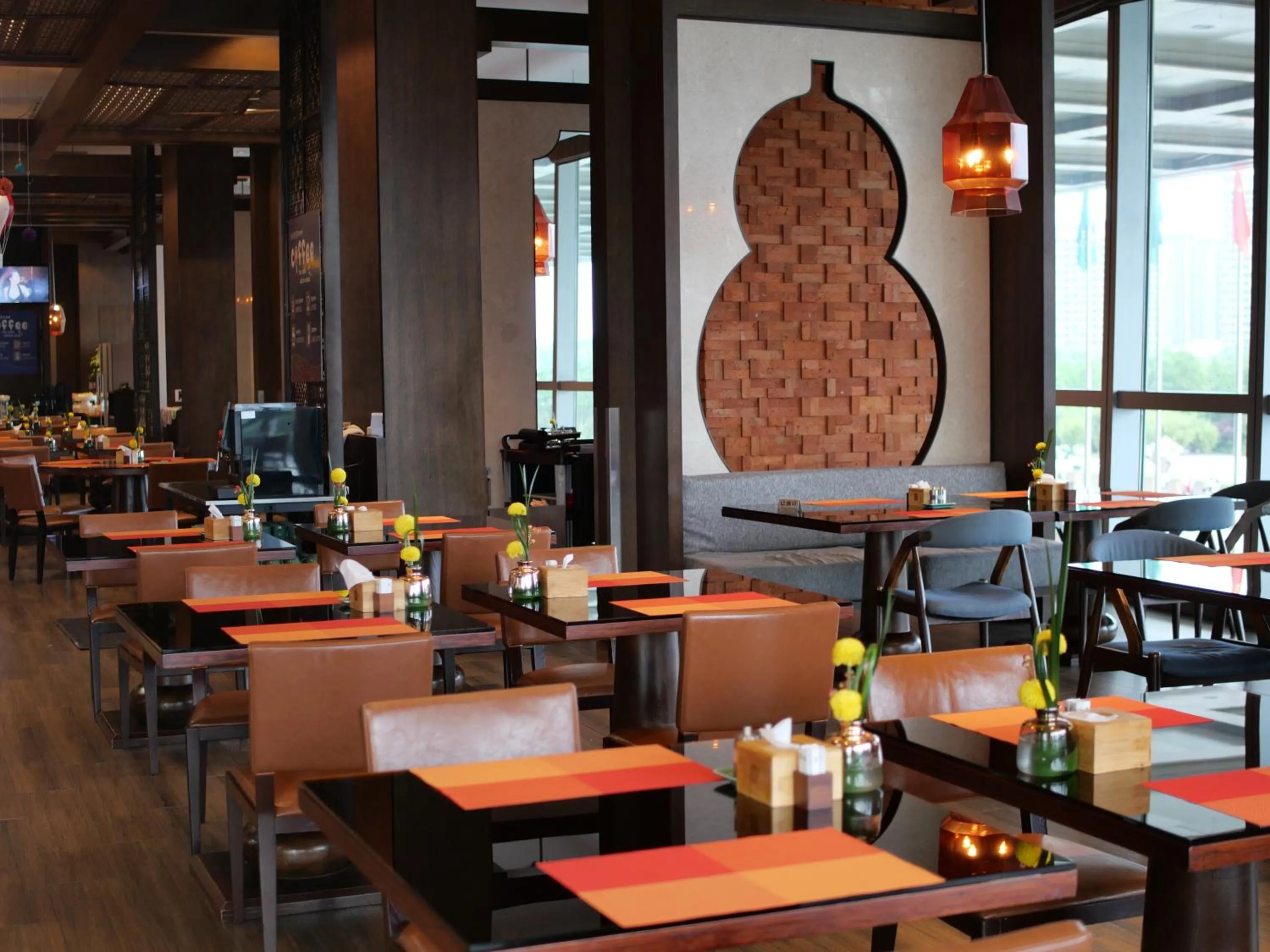 Restaurant/places to eat in Shangri-La Yiwu