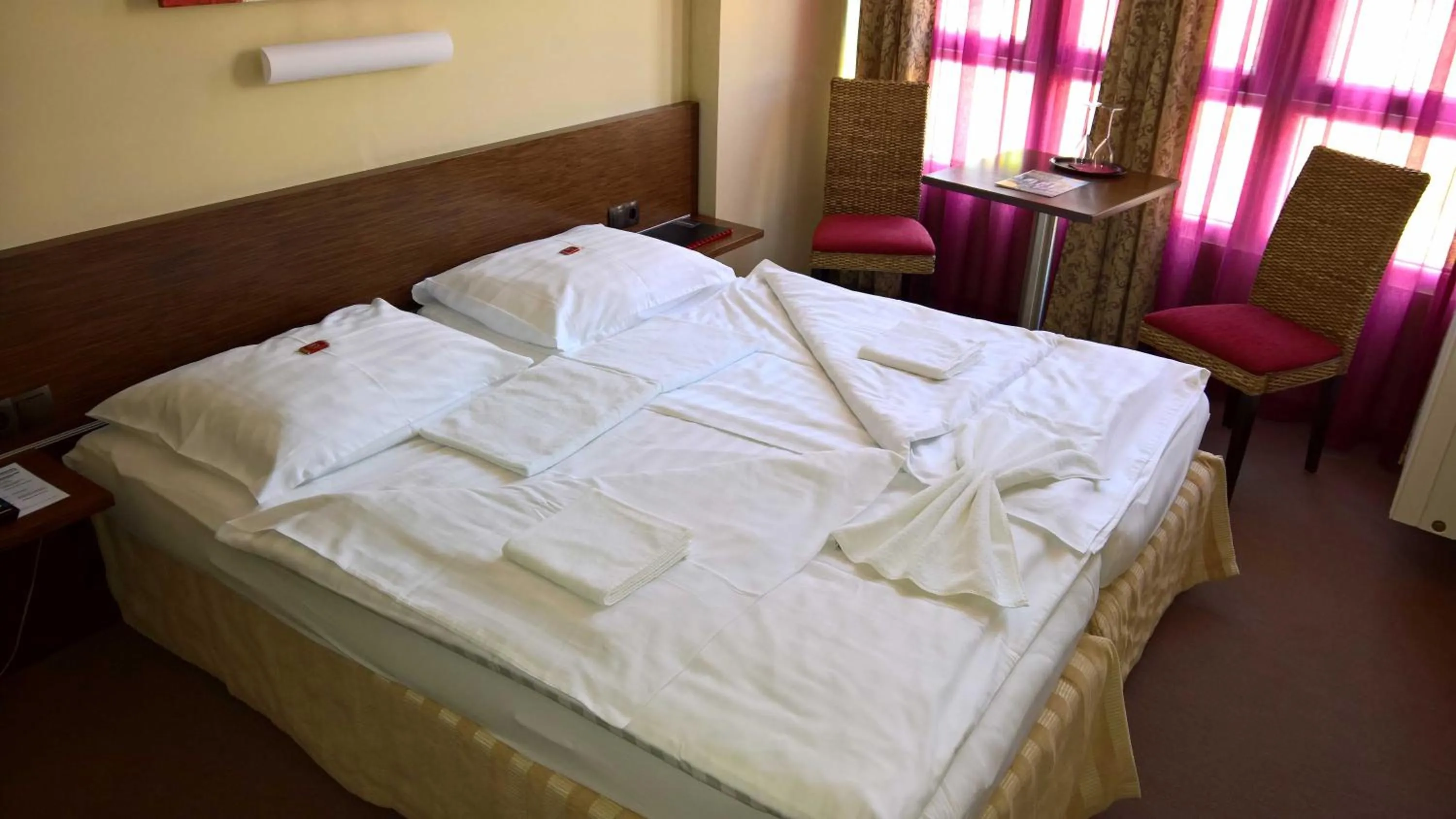 Photo of the whole room, Bed in Parkhotel Eisenstadt