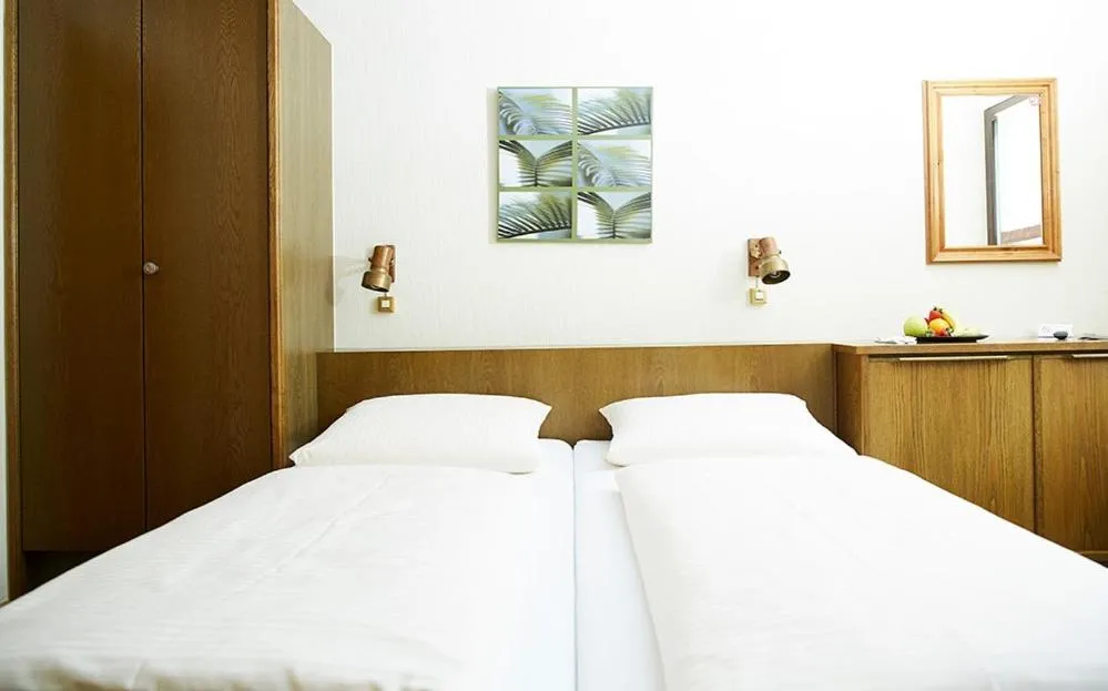 Bed in Hotel Landgasthof Wallburg
