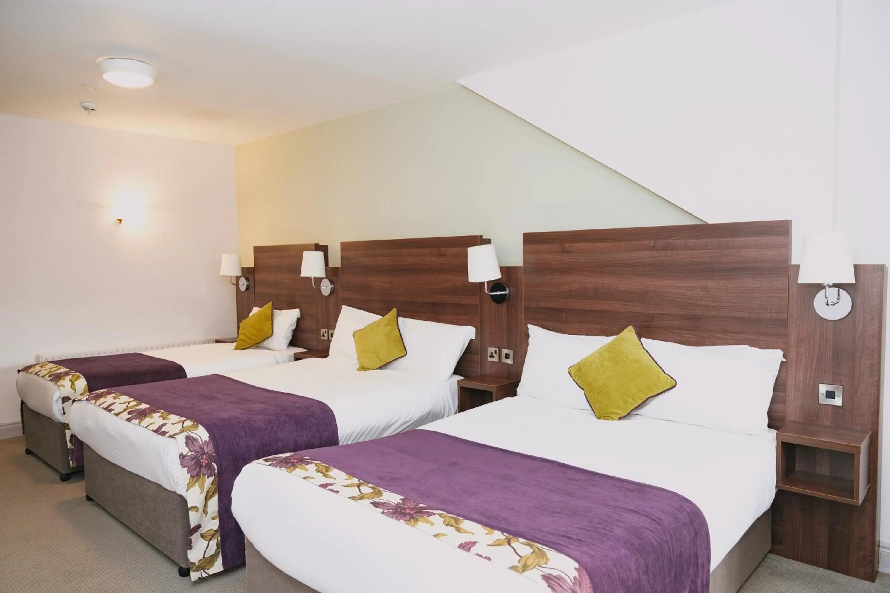 Bed in Maldron Hotel & Leisure Centre, Oranmore Galway