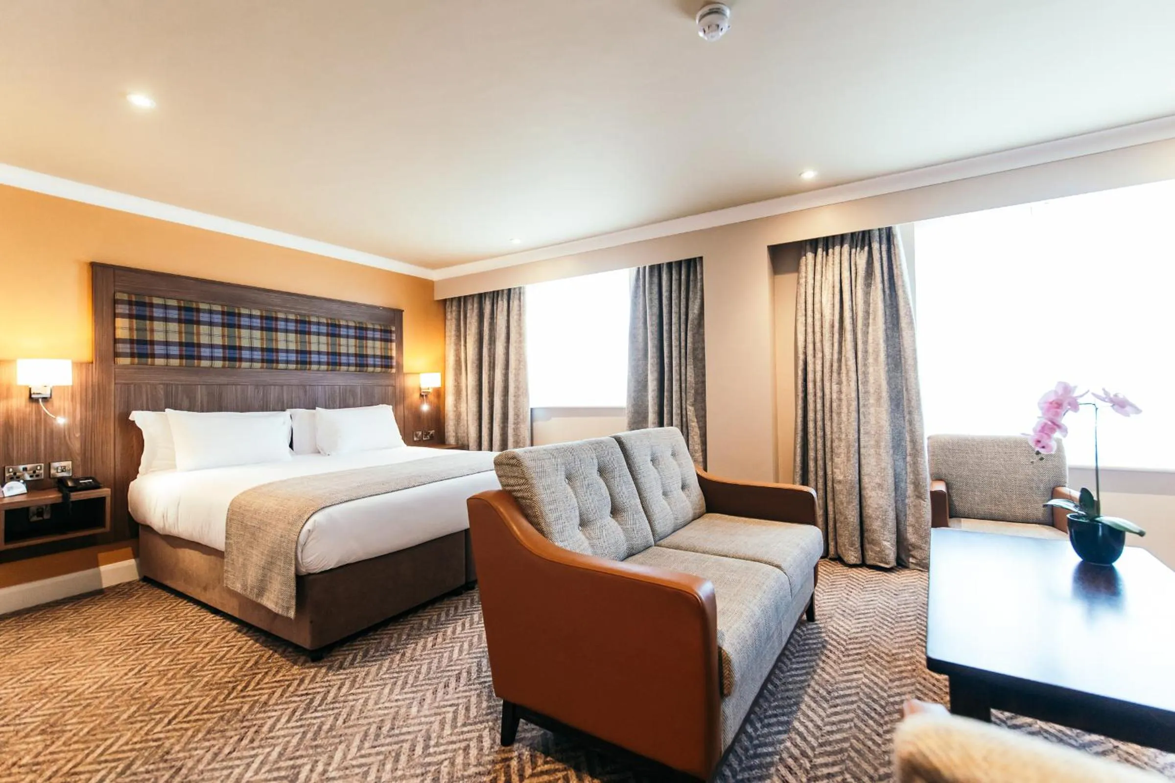 Bedroom, Bed in Dillon’s Hotel