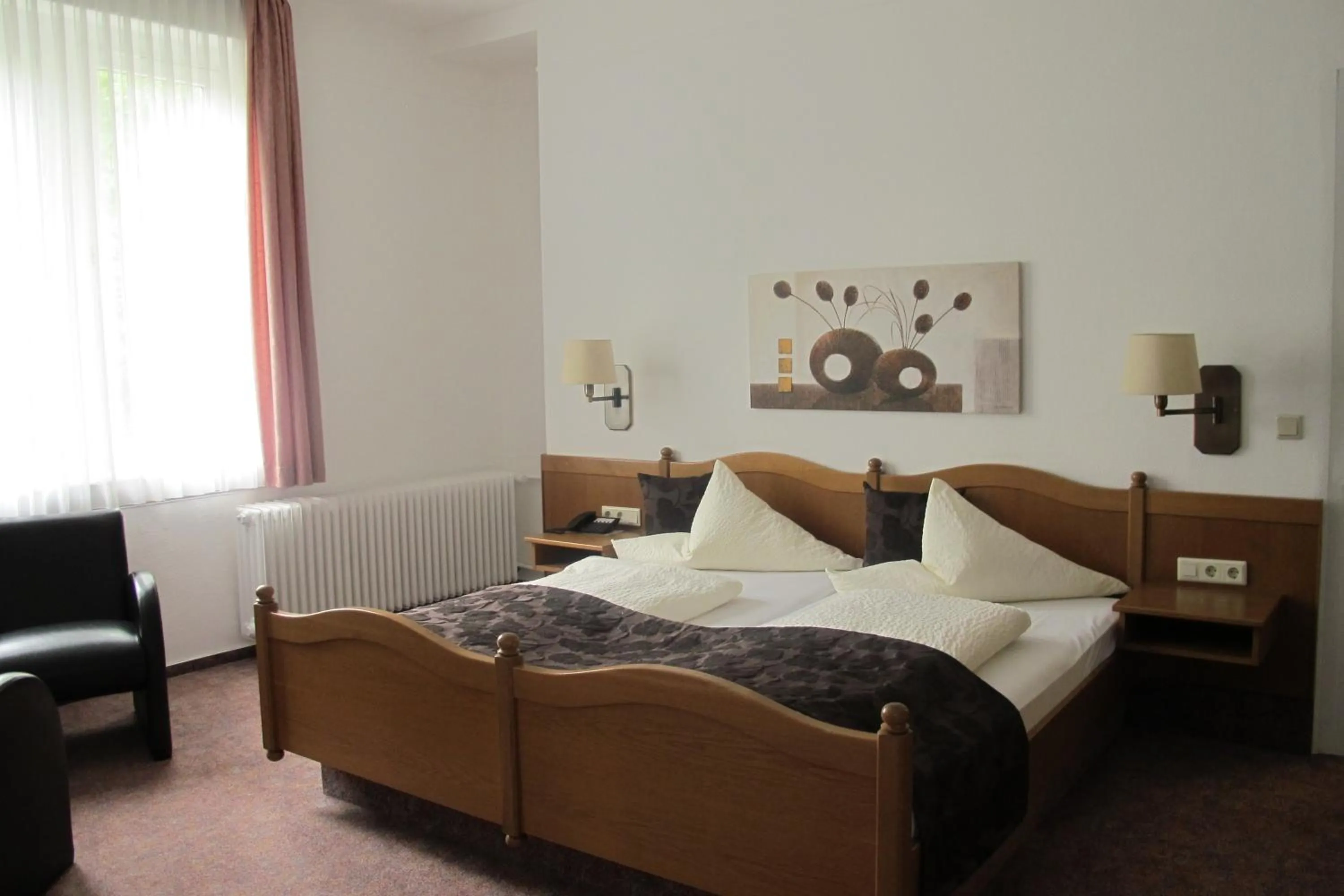 Photo of the whole room, Bed in Hotel Anlage Heidelberg