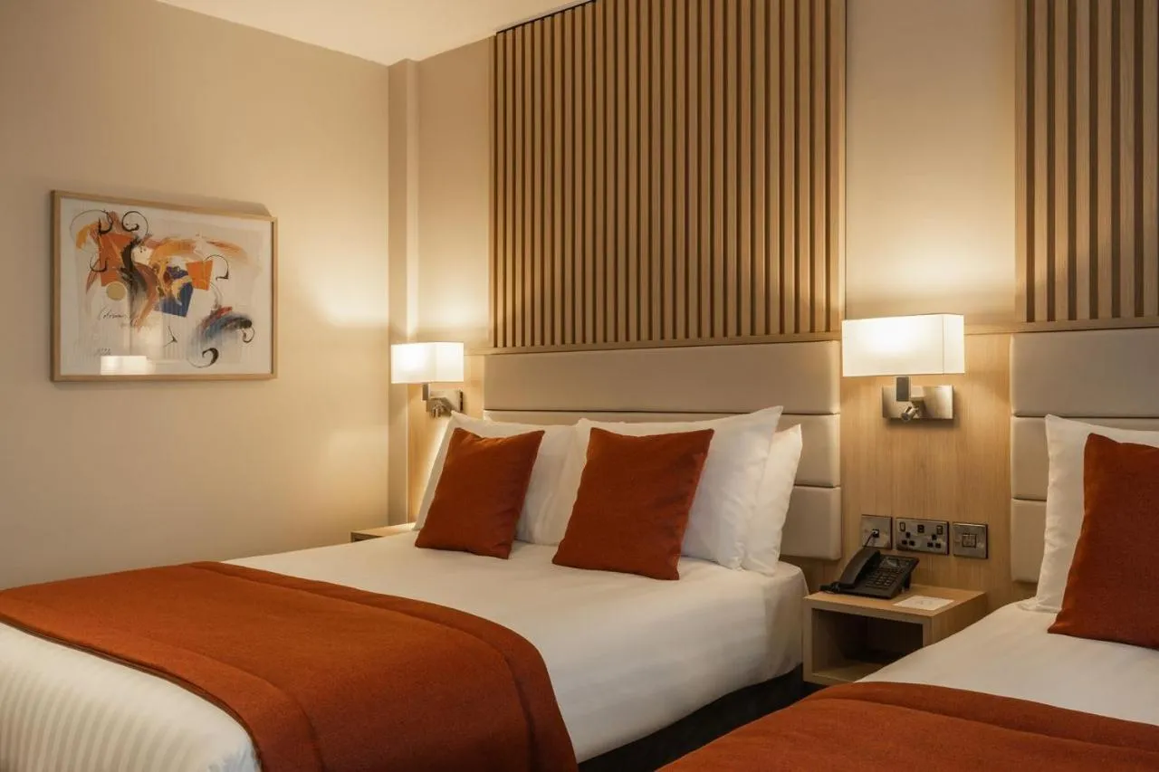 Bed in Da Vinci's Hotel