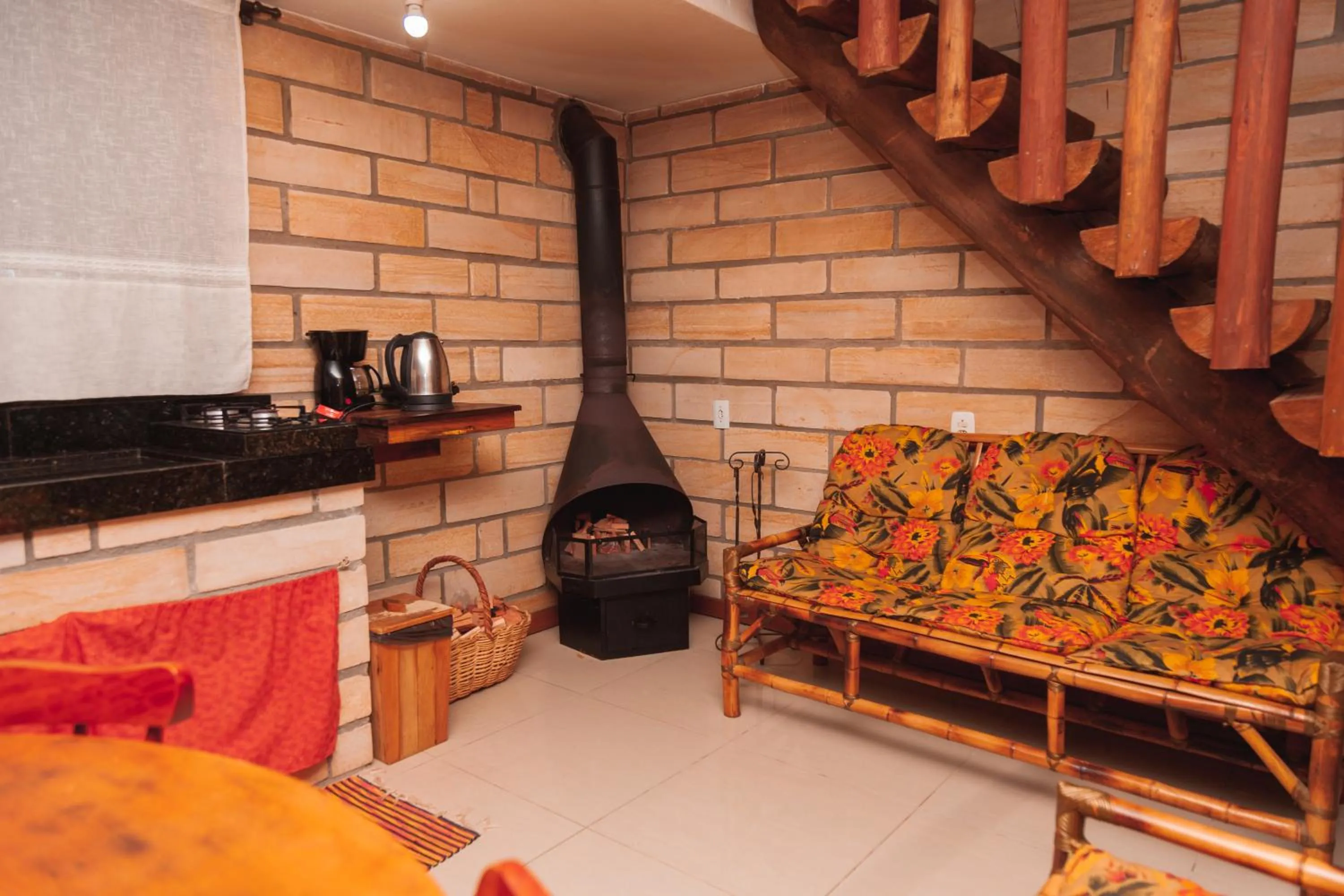 Kitchen or kitchenette in Pousada Água dos Canyons