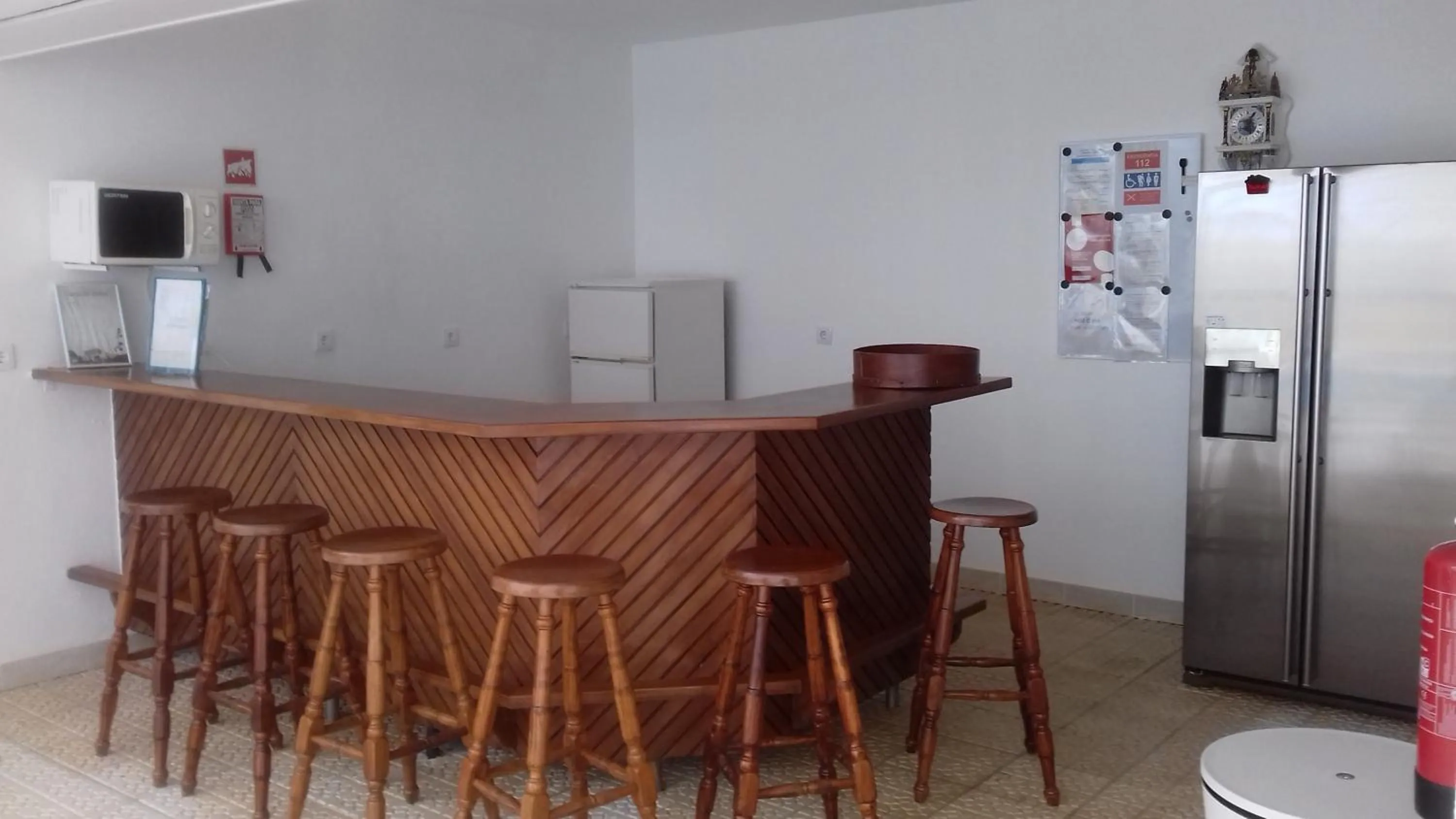 Communal kitchen in B&B Villa Vale Flores