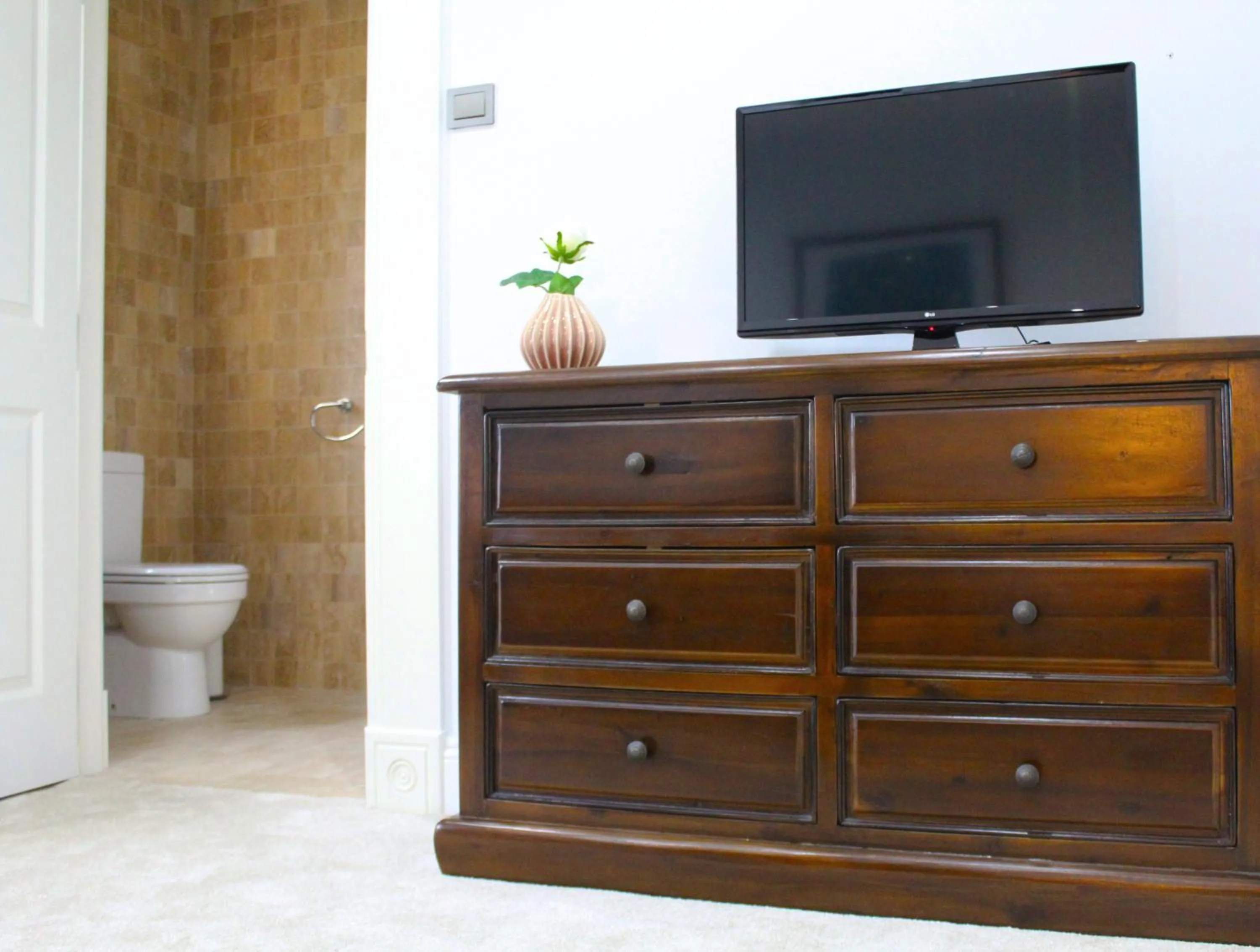 Bedroom, TV/Entertainment Center in Castledale