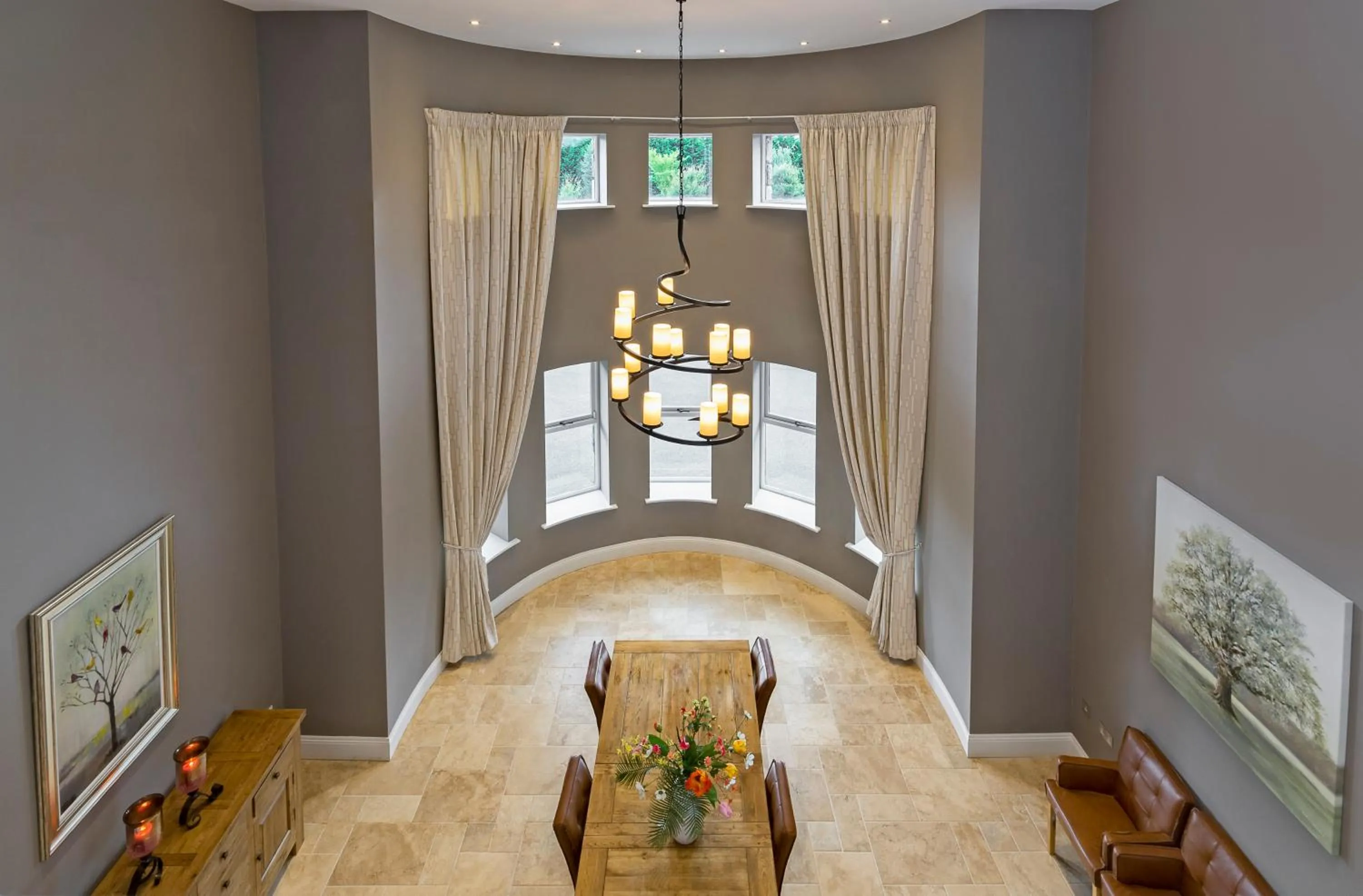 Dining area in Castledale