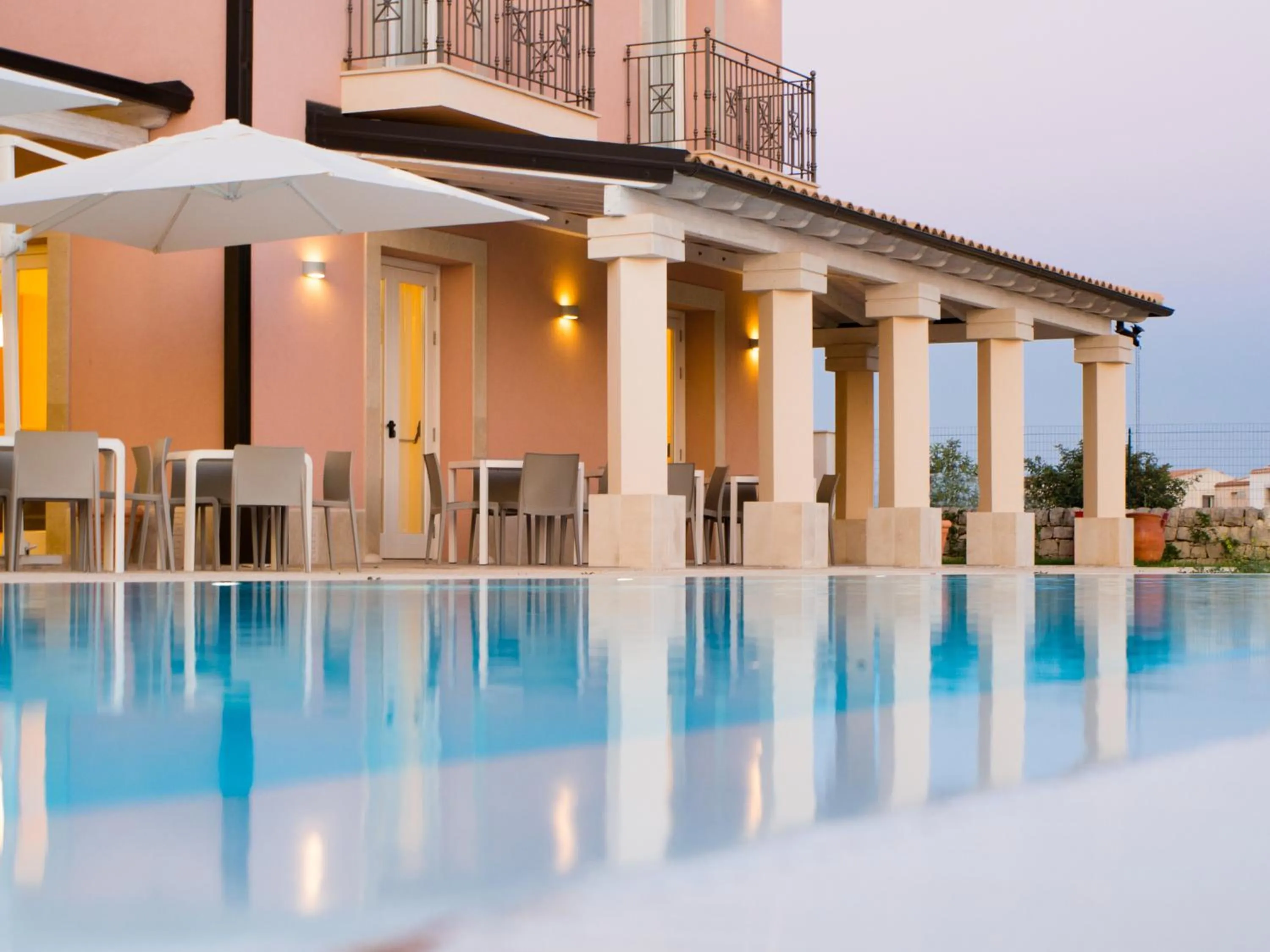 Swimming pool in Hotel Danieli Pozzallo