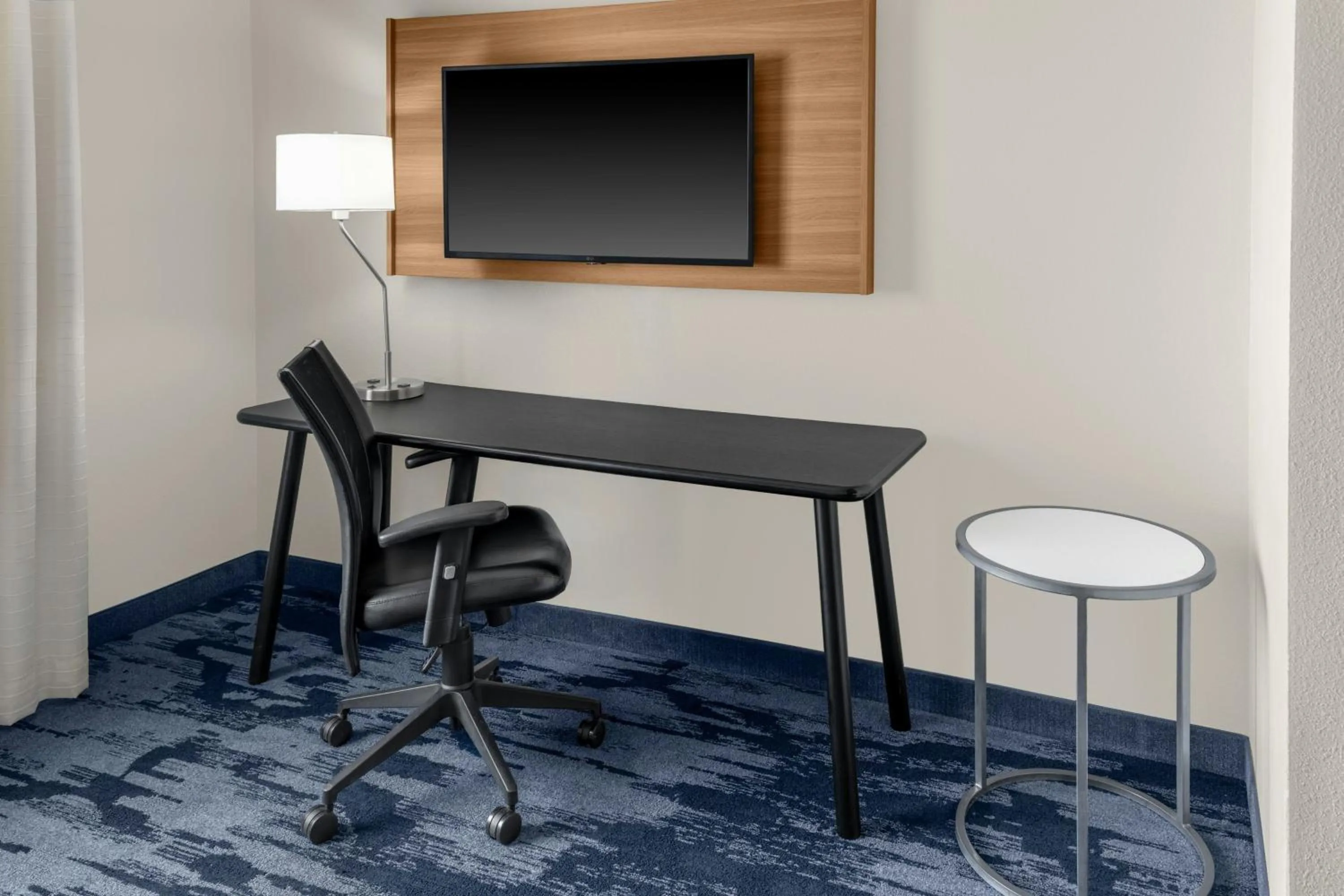 Bedroom in Fairfield Inn & Suites by Marriott Atlanta Acworth